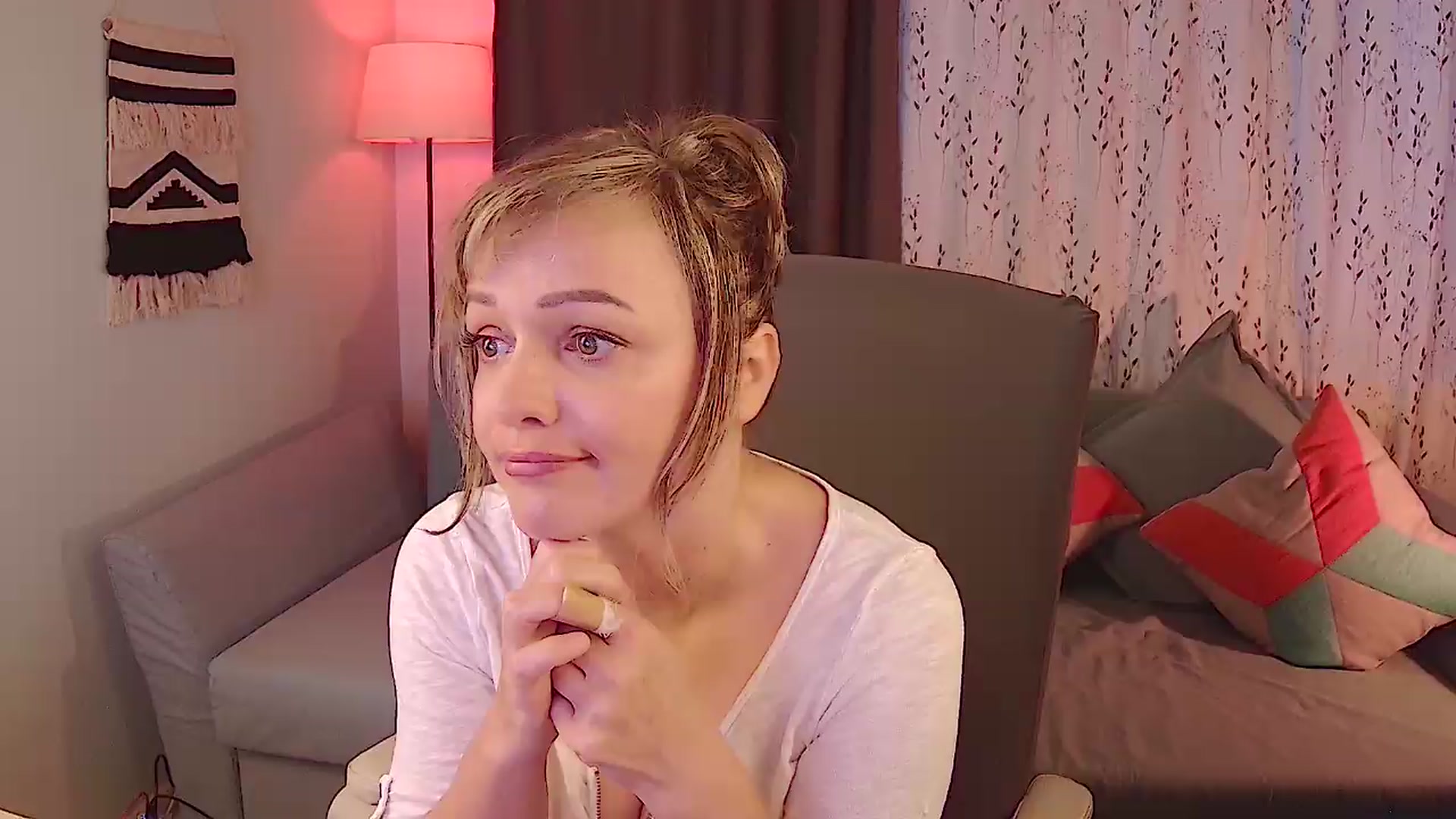Gallery image thumbnail from SweetDazzle's myfreecams stream on, 07/28/2026, 10:16 image 12 of 20