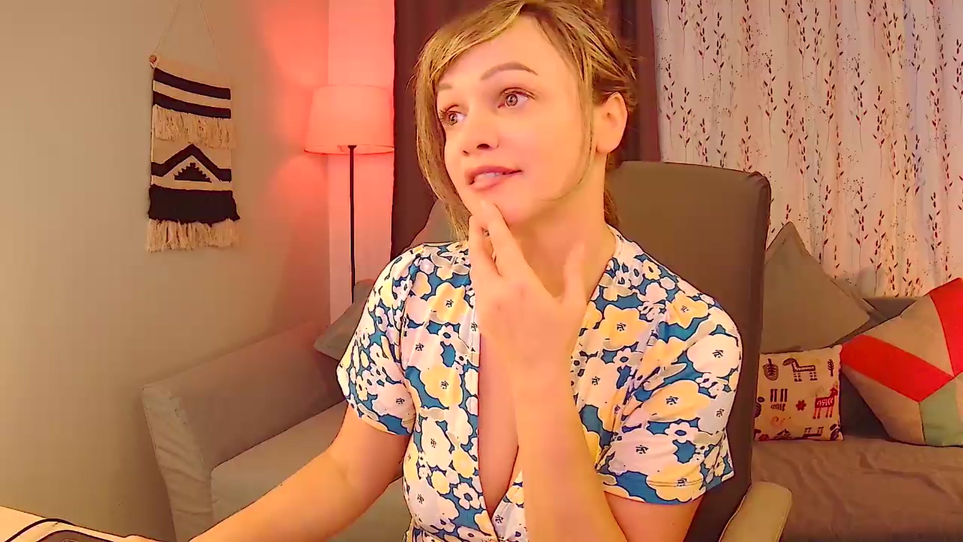 Gallery image thumbnail from SweetDazzle's myfreecams stream on, 08/05/2026, 15:21 image 20 of 20