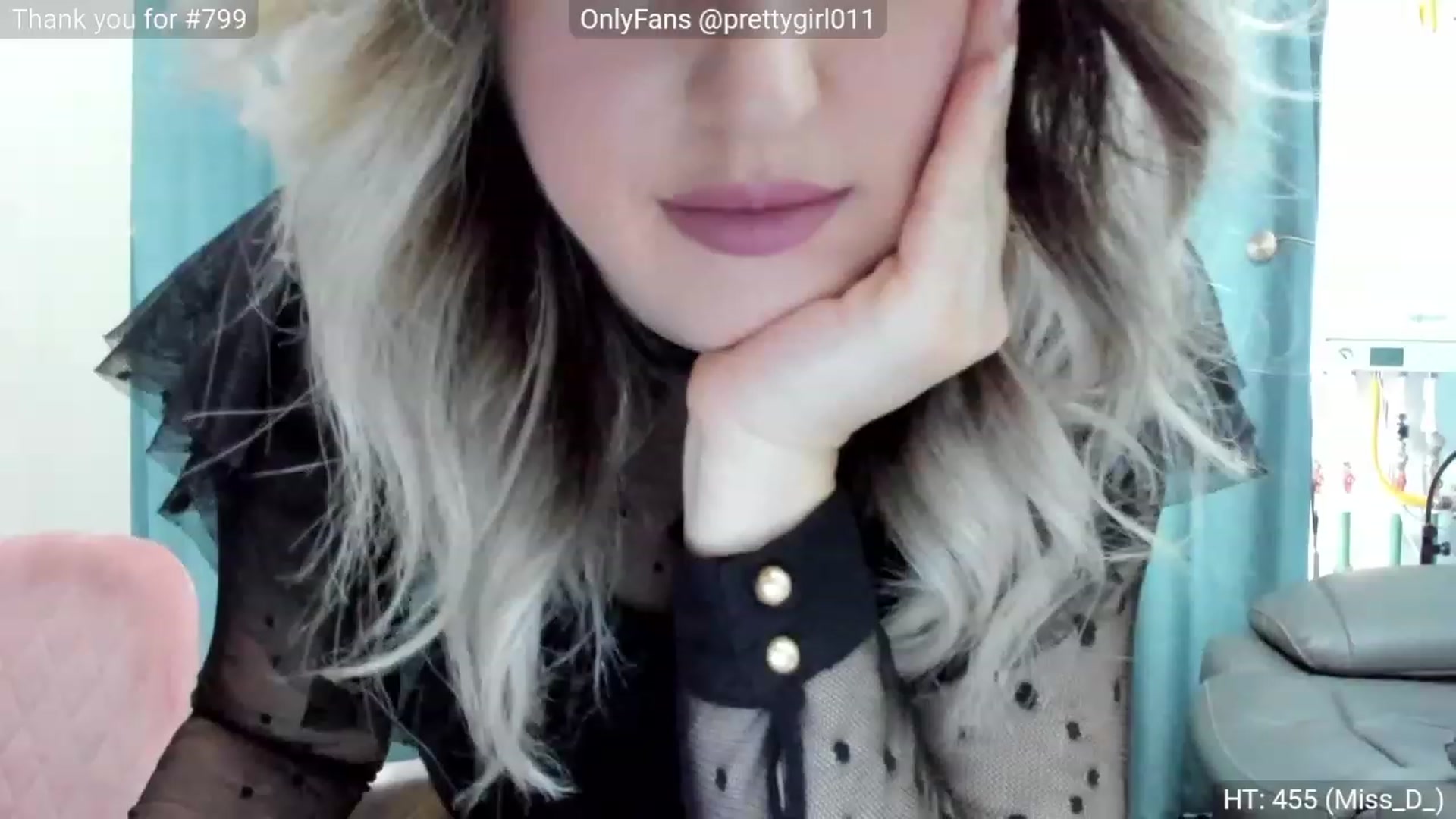 Gallery image thumbnail from SweetDelia_'s myfreecams stream on, 11/18/2022, 14:04 image 3 of 20