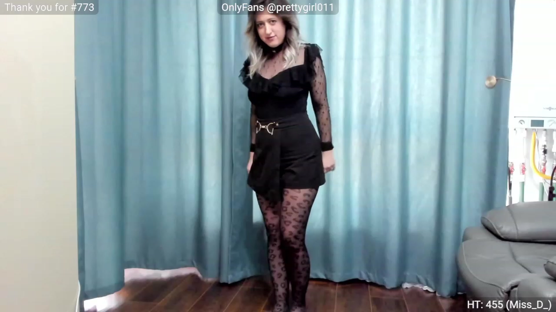 Gallery image thumbnail from SweetDelia_'s myfreecams stream on, 11/18/2022, 14:04 image 14 of 20