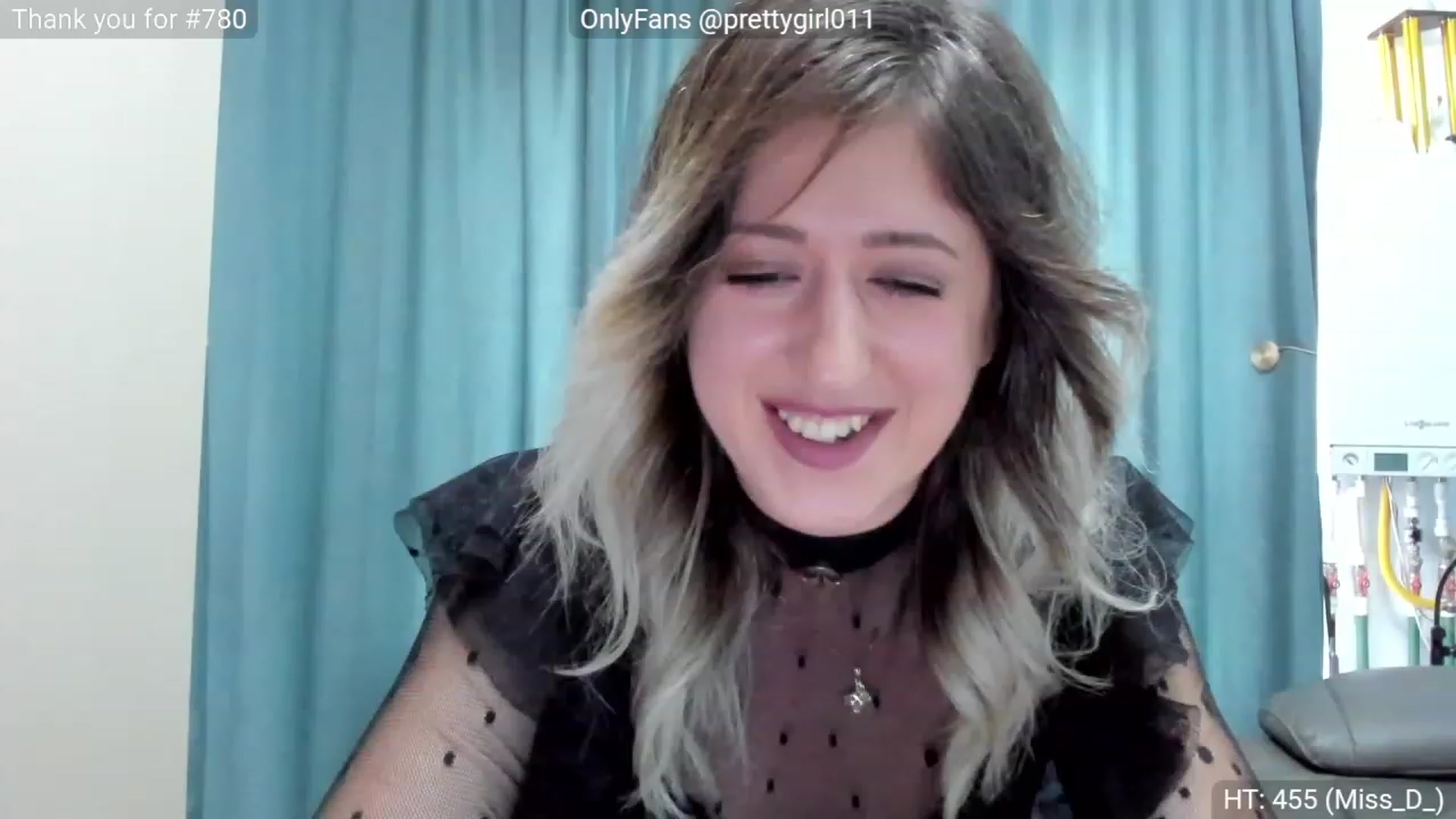 Gallery image thumbnail from SweetDelia_'s myfreecams stream on, 11/18/2022, 14:04 image 10 of 20