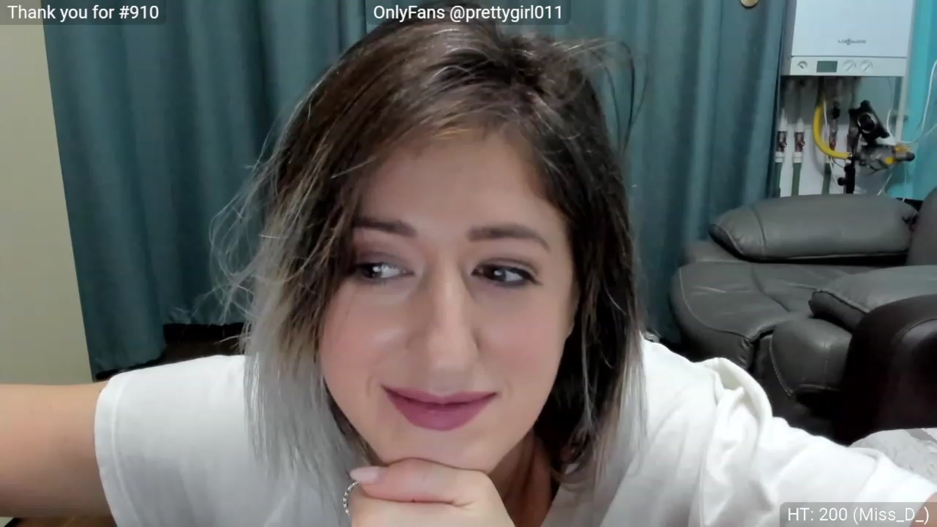 Gallery image thumbnail from SweetDelia_'s myfreecams stream on, 11/23/2022, 17:43 image 17 of 20