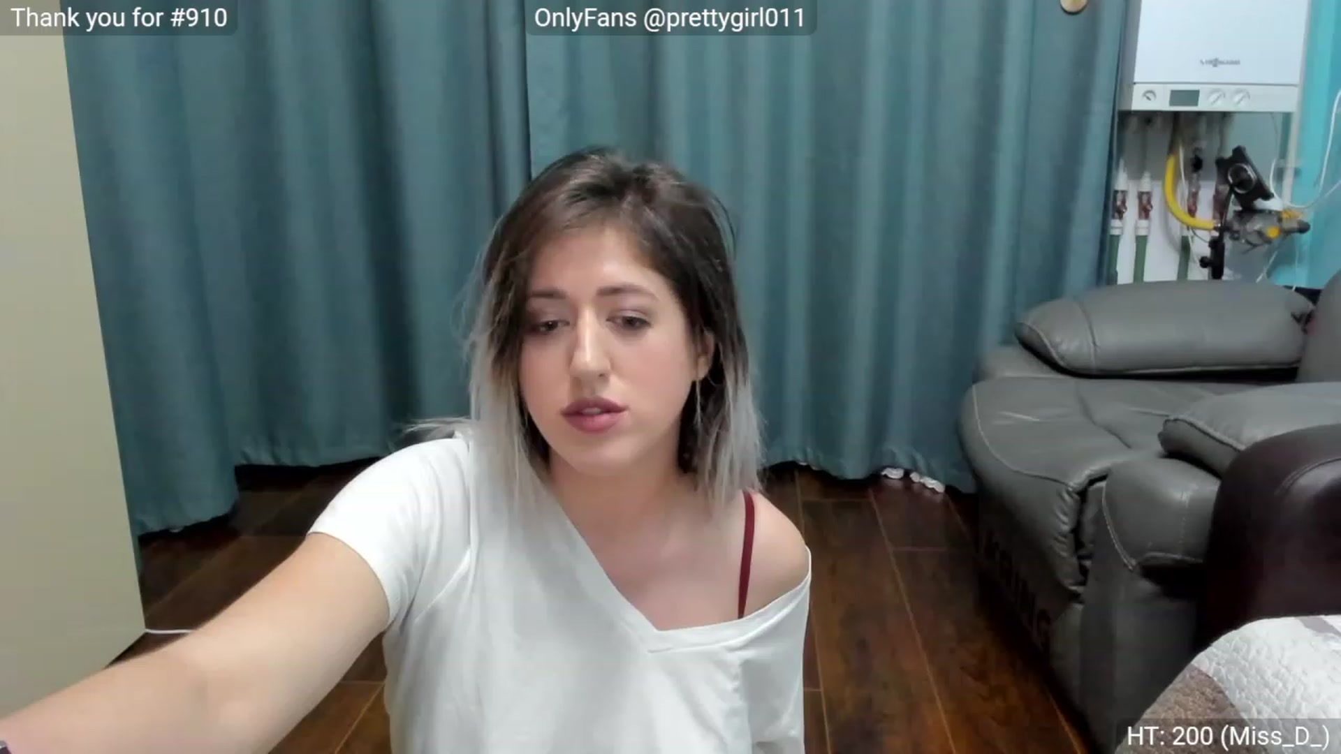 Gallery image thumbnail from SweetDelia_'s myfreecams stream on, 11/23/2022, 17:43 image 18 of 20