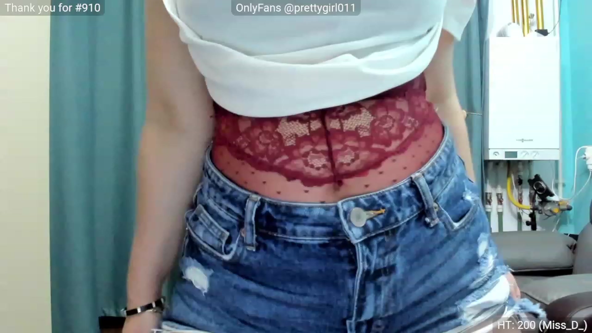 Gallery image thumbnail from SweetDelia_'s myfreecams stream on, 11/23/2022, 17:43 image 14 of 20