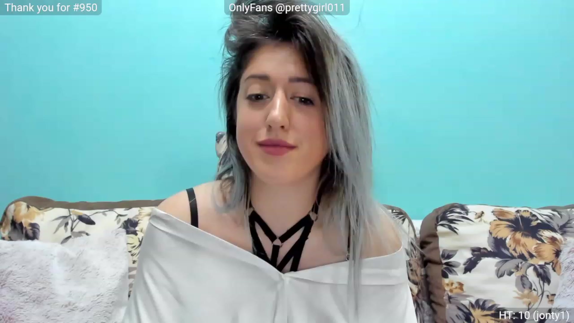 Gallery image thumbnail from SweetDelia_'s myfreecams stream on, 11/28/2022, 18:43 image 10 of 20