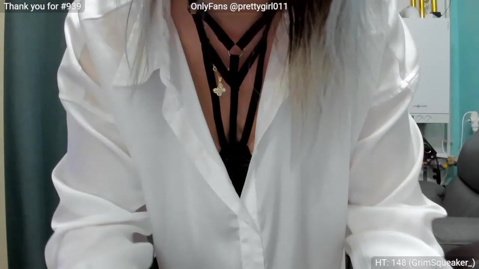 Gallery image thumbnail from SweetDelia_'s myfreecams stream on, 11/28/2022, 20:38 image 17 of 20
