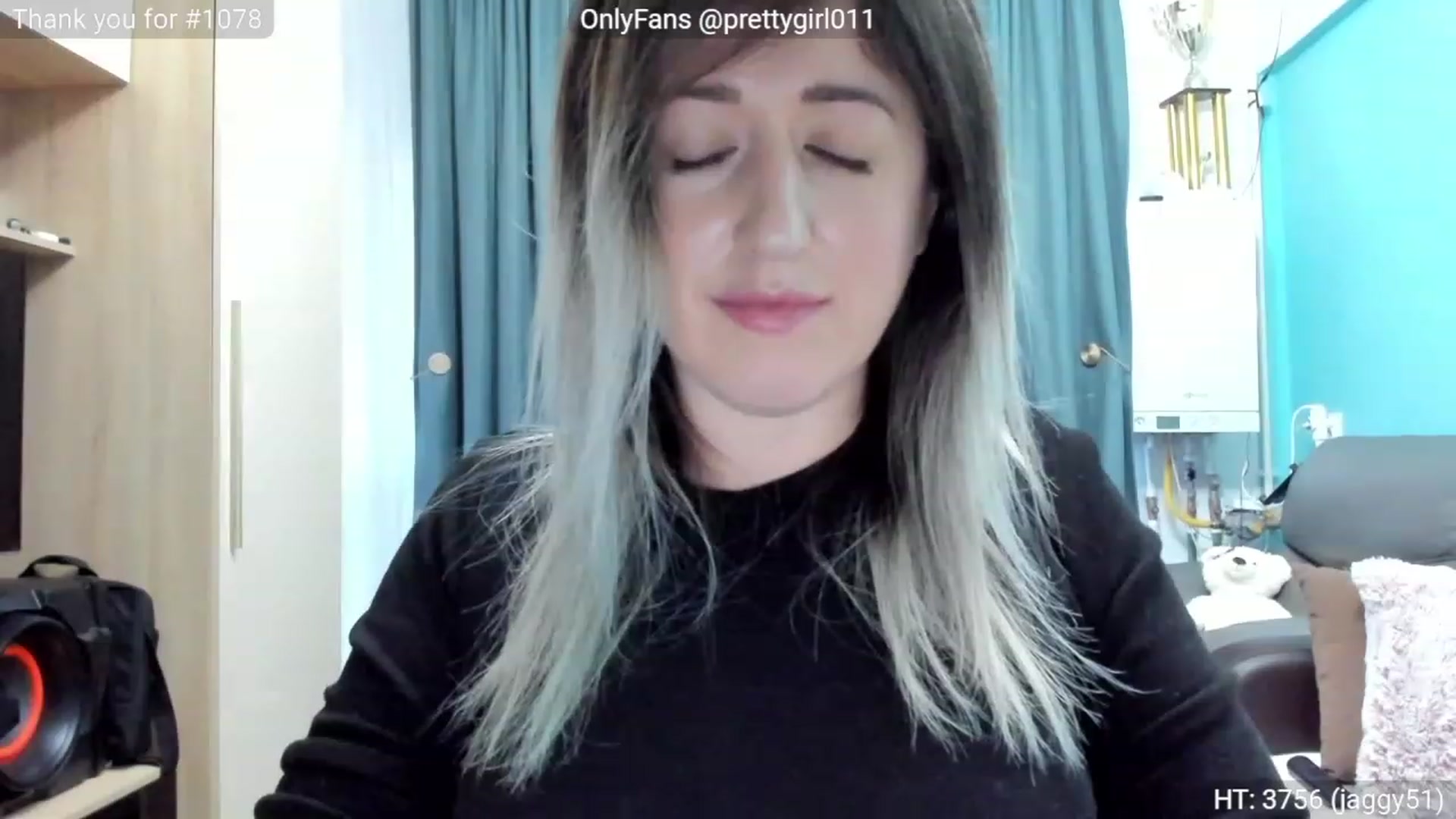Gallery image thumbnail from SweetDelia_'s myfreecams stream on, 12/12/2022, 14:25 image 19 of 20