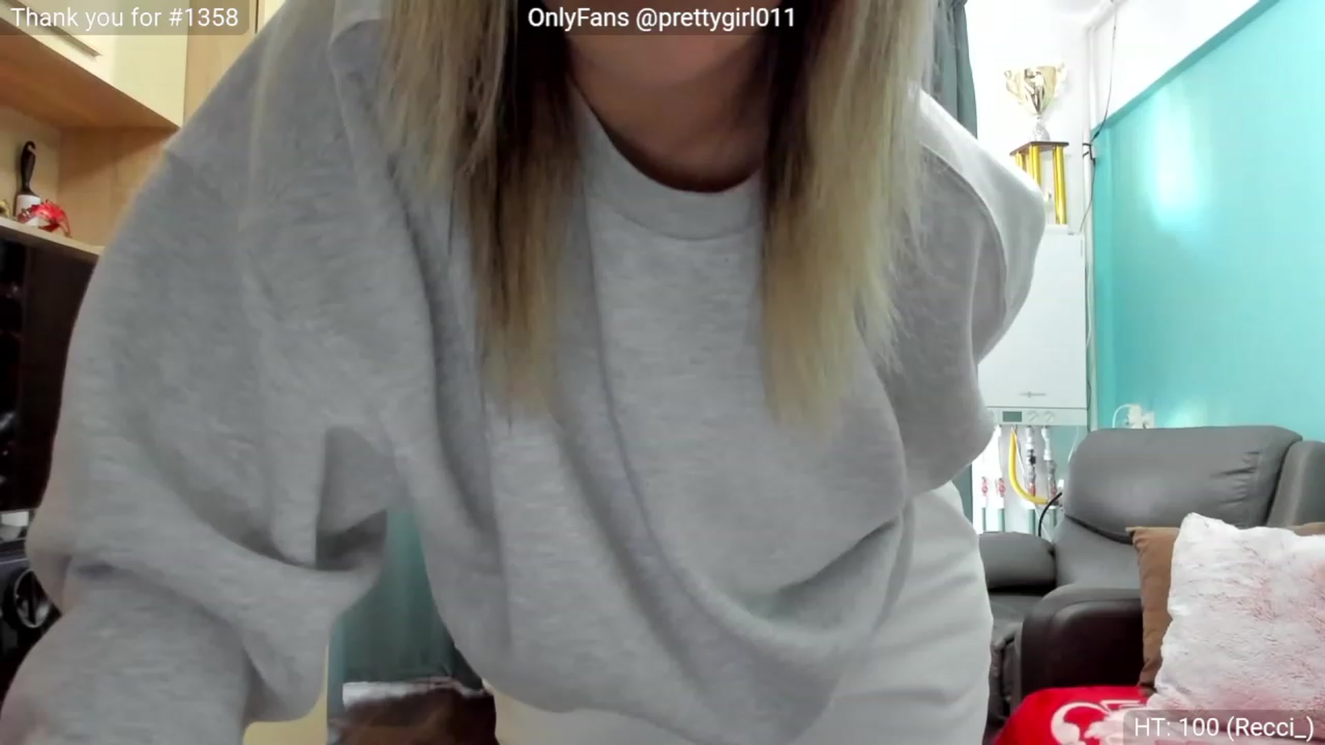 Gallery image thumbnail from SweetDelia_'s myfreecams stream on, 12/27/2022, 12:55 image 4 of 20