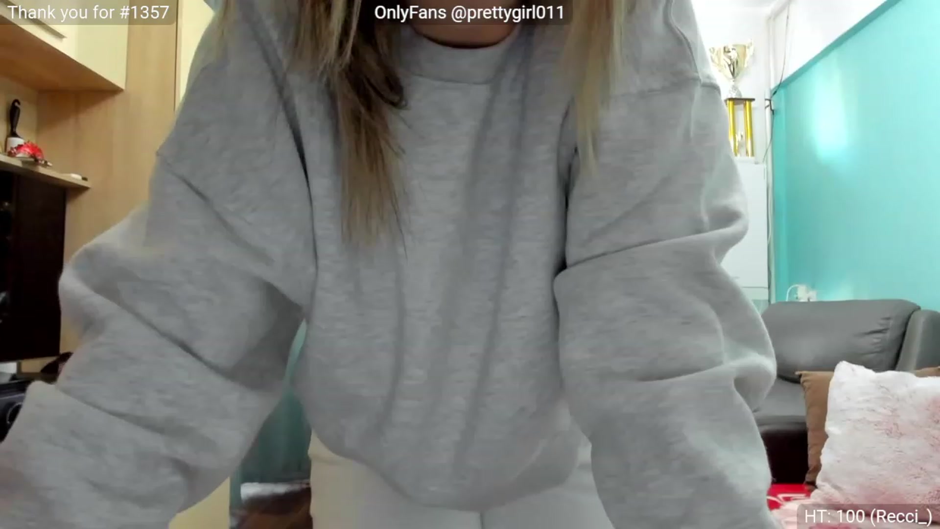 Gallery image thumbnail from SweetDelia_'s myfreecams stream on, 12/27/2022, 12:55 image 16 of 20