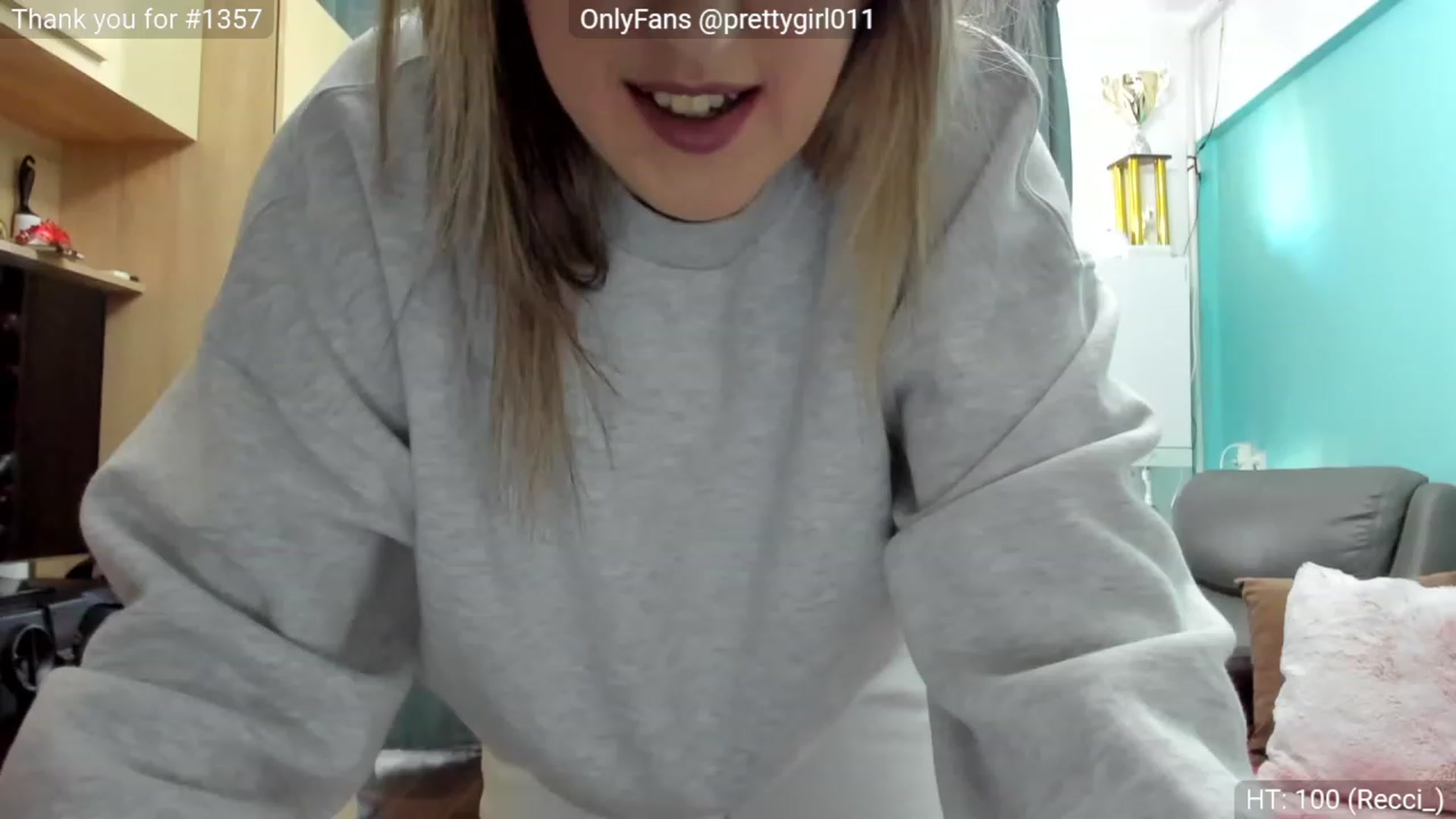 Gallery image thumbnail from SweetDelia_'s myfreecams stream on, 12/27/2022, 12:55 image 15 of 20