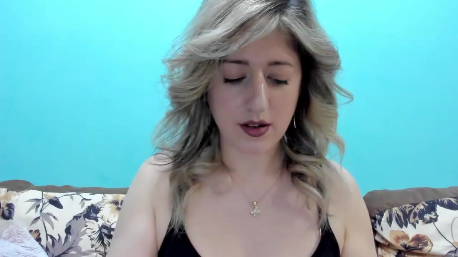 Gallery image thumbnail from SweetDelia_'s myfreecams stream on, 02/19/2023, 13:09 image 3 of 20
