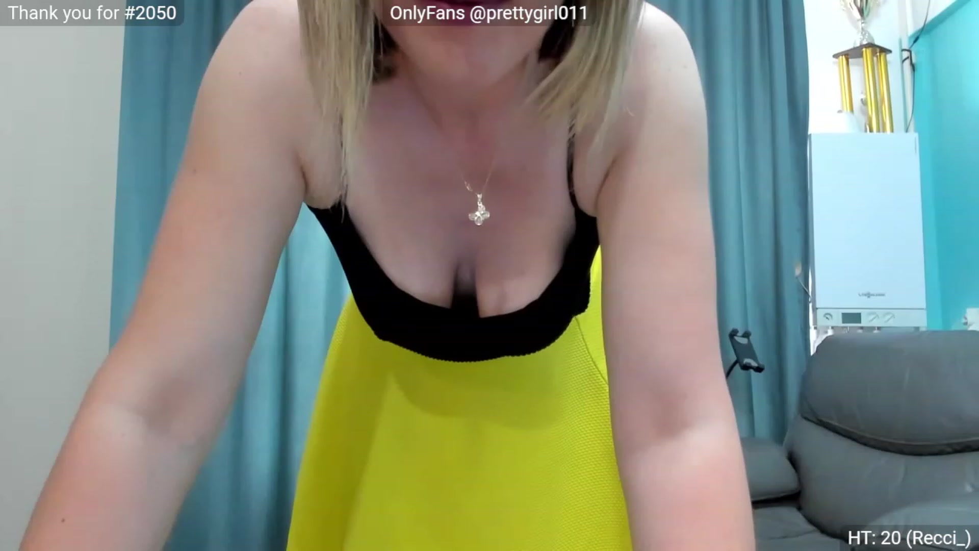 Gallery image thumbnail from SweetDelia_'s myfreecams stream on, 05/17/2023, 11:14 image 12 of 20