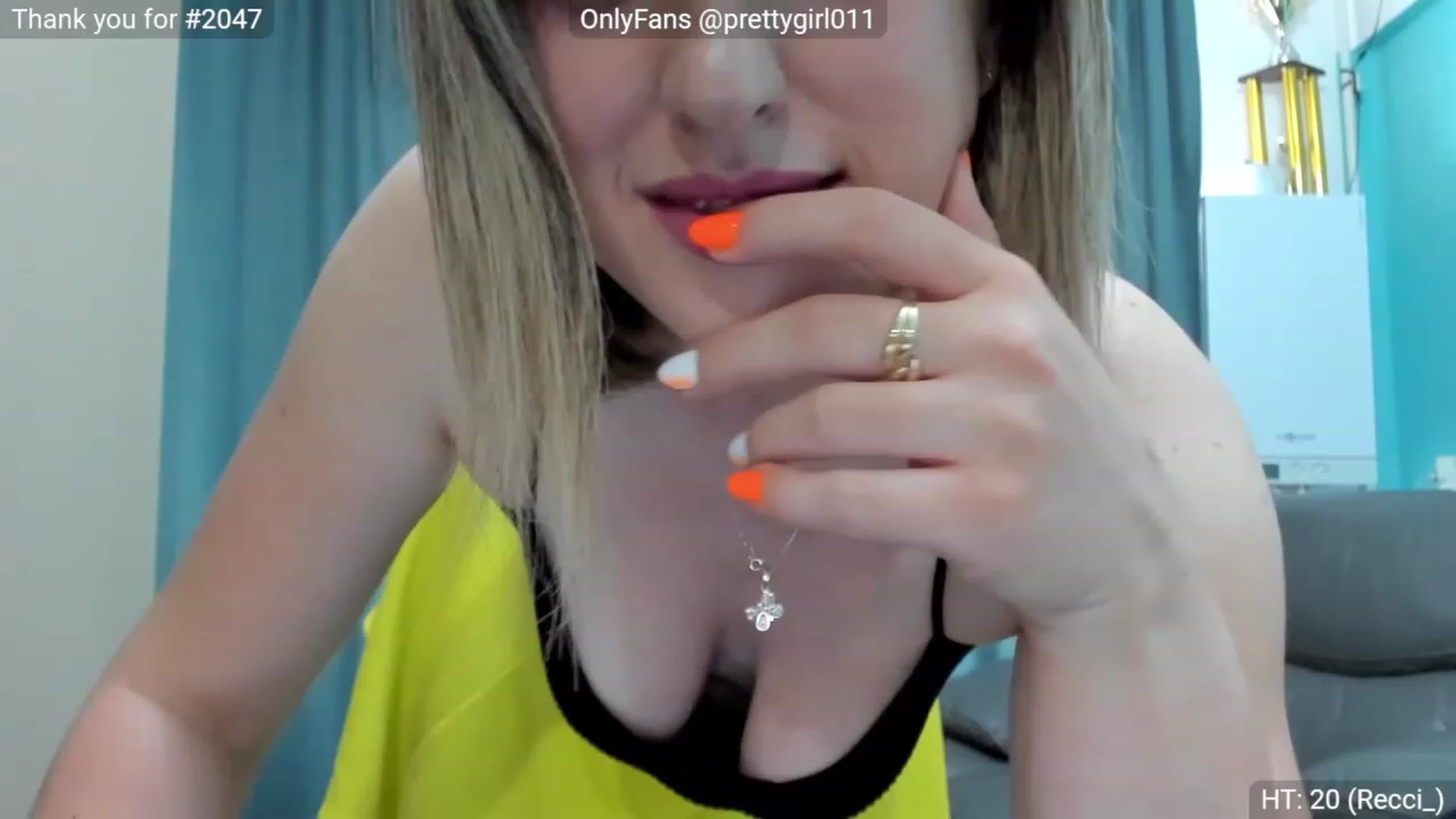 Gallery image thumbnail from SweetDelia_'s myfreecams stream on, 05/17/2023, 11:14 image 15 of 20