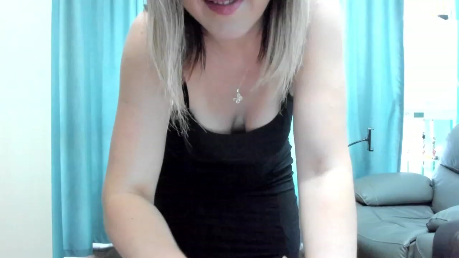 Gallery image thumbnail from SweetDelia_'s myfreecams stream on, 09/15/2023, 10:51 image 3 of 20