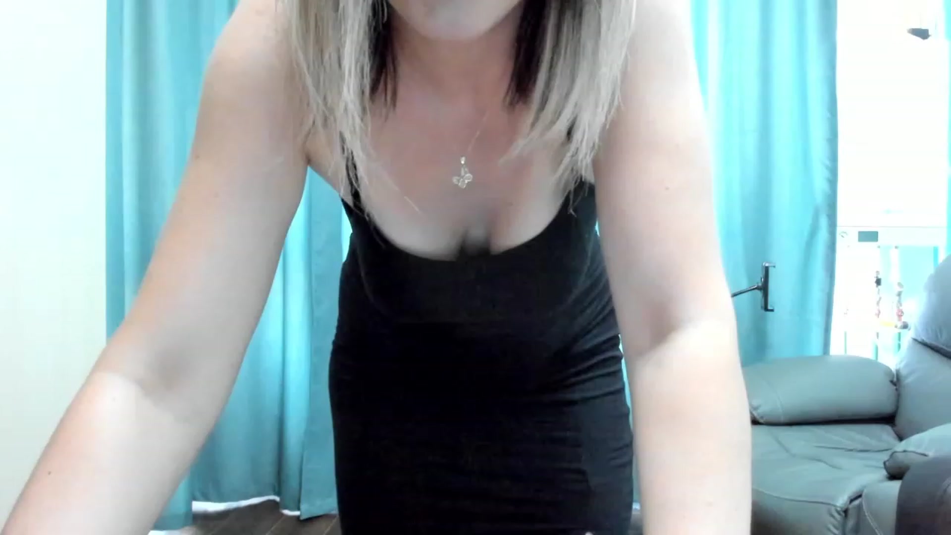 Gallery image thumbnail from SweetDelia_'s myfreecams stream on, 09/15/2023, 10:51 image 1 of 20