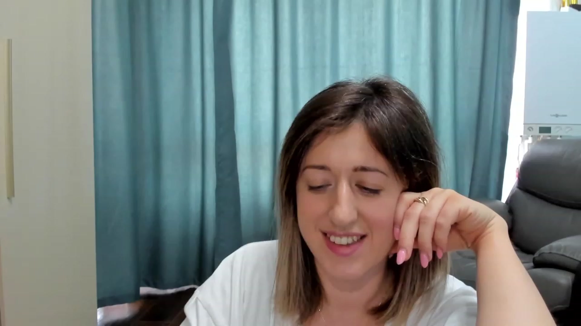 Gallery image thumbnail from SweetDelia_'s myfreecams stream on, 09/25/2023, 10:58 image 13 of 20
