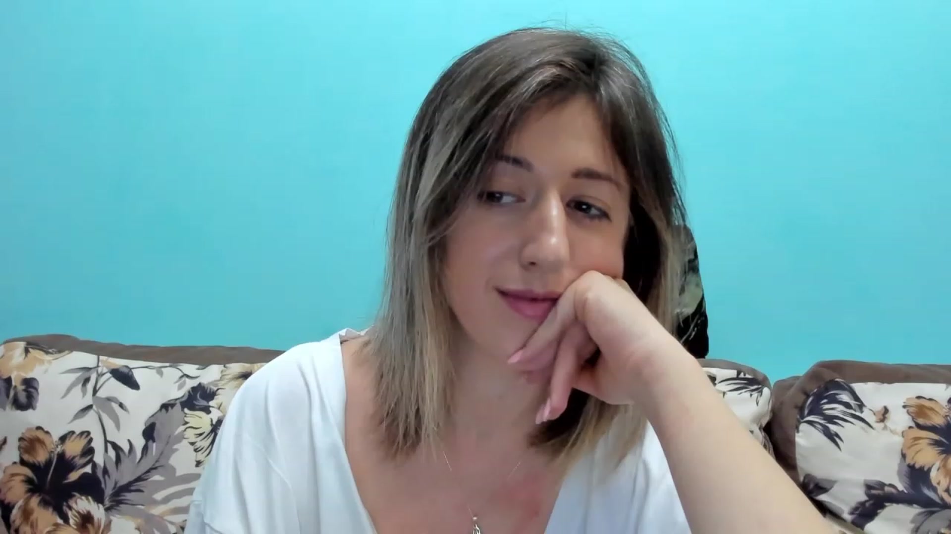 Gallery image thumbnail from SweetDelia_'s myfreecams stream on, 09/25/2023, 10:58 image 3 of 20