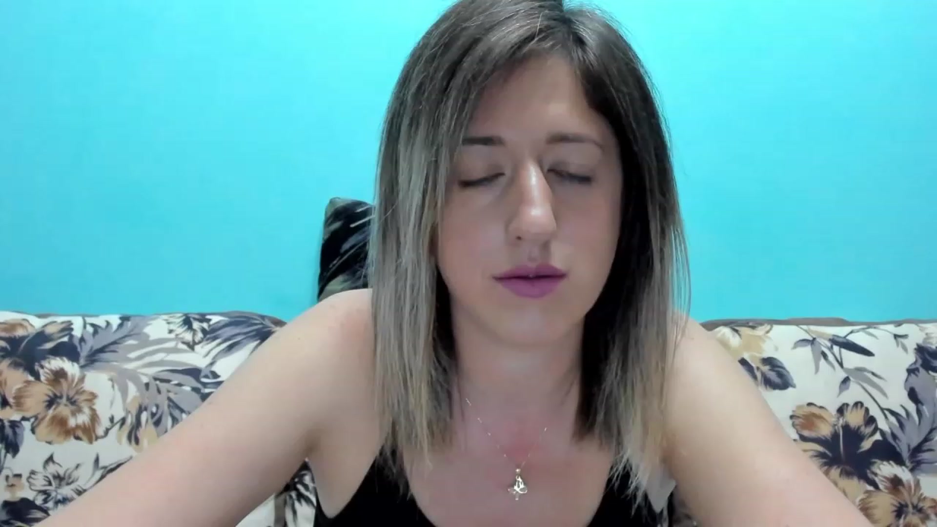 Gallery image thumbnail from SweetDelia_'s myfreecams stream on, 10/02/2023, 11:40 image 9 of 20