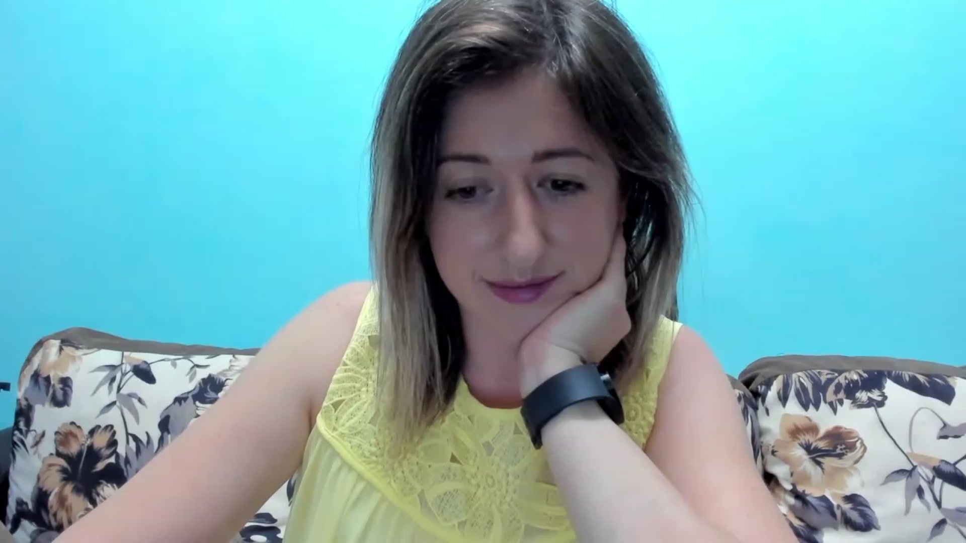 Gallery image thumbnail from SweetDelia_'s myfreecams stream on, 10/04/2023, 12:22 image 15 of 20