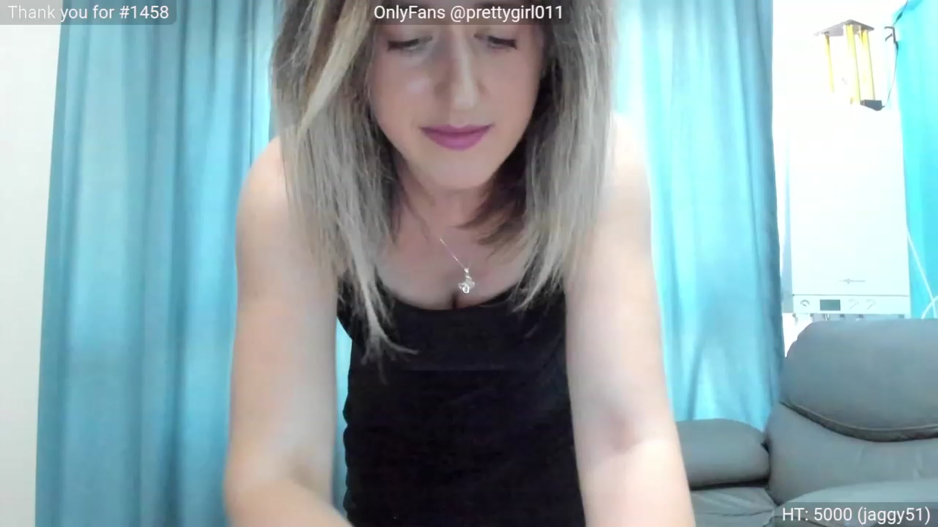 Gallery image thumbnail from SweetDelia_'s myfreecams stream on, 10/16/2023, 12:19 image 14 of 20