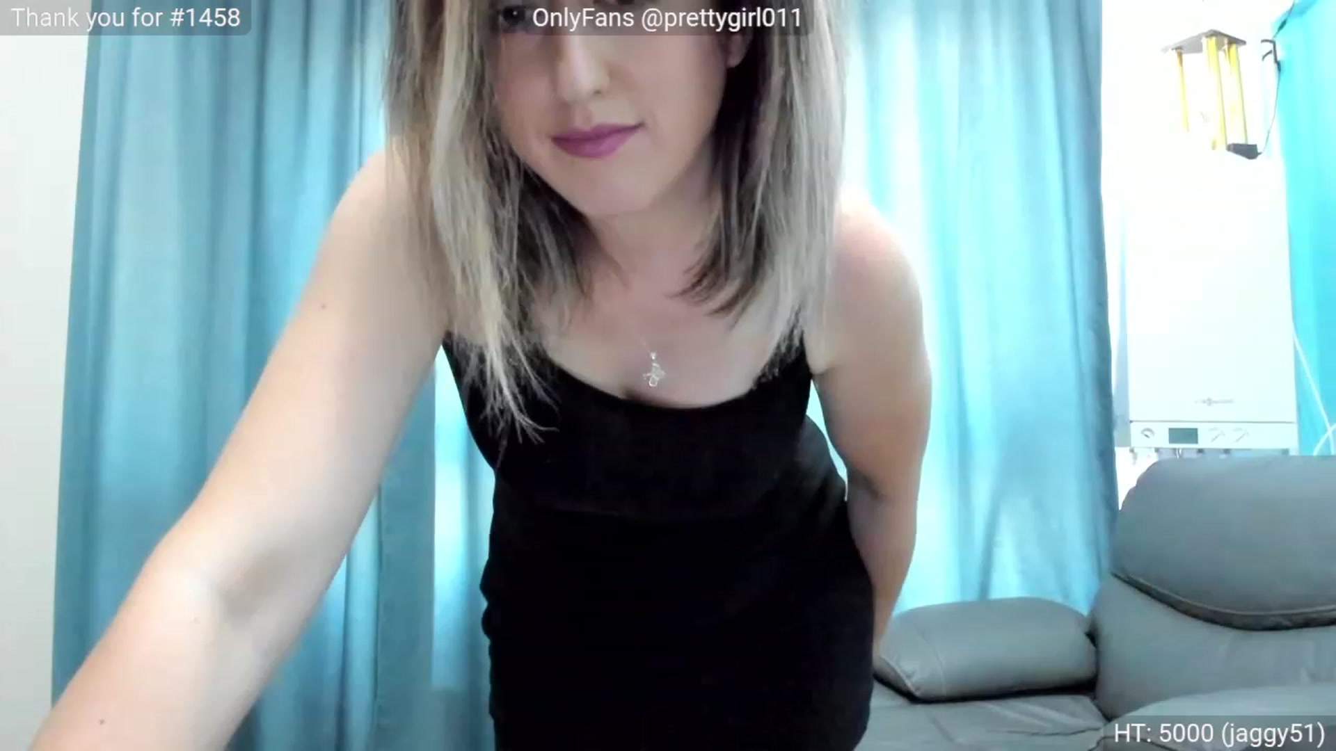 Gallery image thumbnail from SweetDelia_'s myfreecams stream on, 10/16/2023, 12:19 image 15 of 20