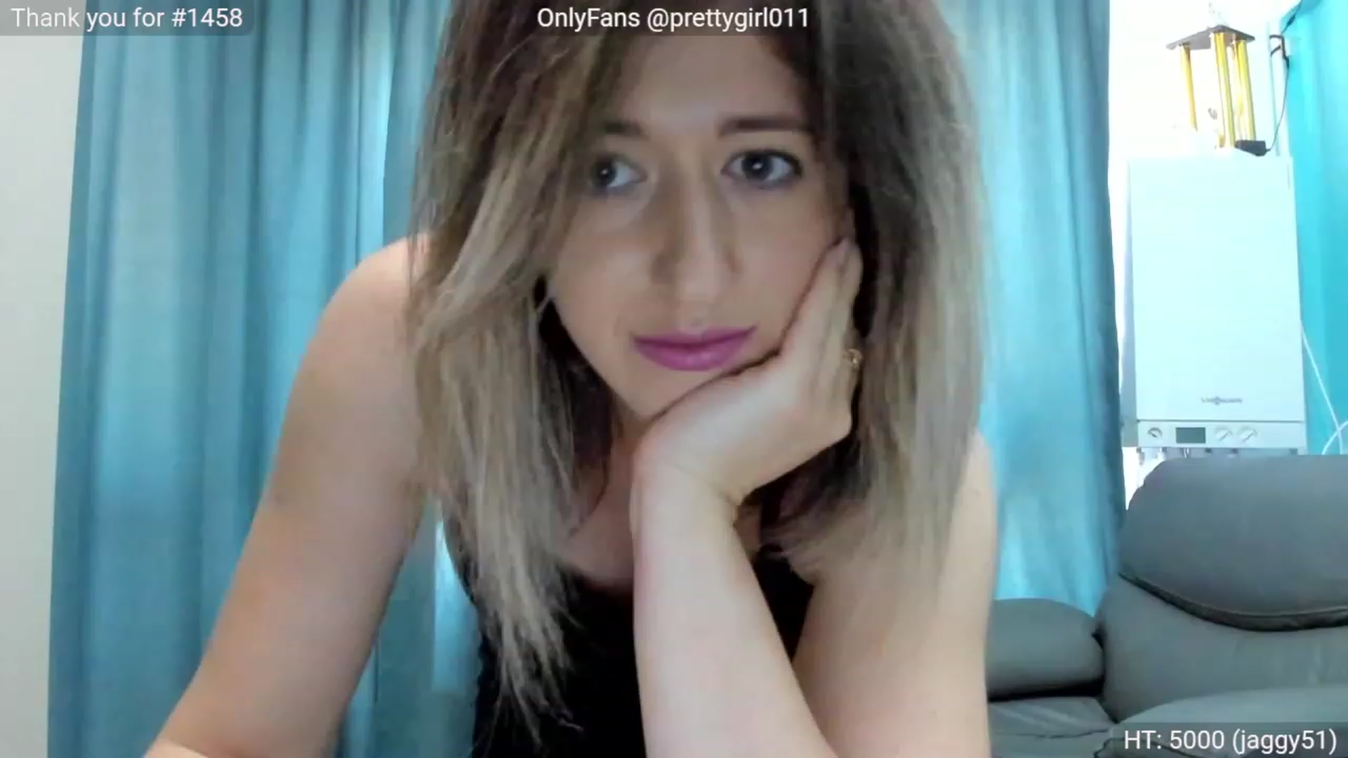 Gallery image thumbnail from SweetDelia_'s myfreecams stream on, 10/16/2023, 12:19 image 9 of 20