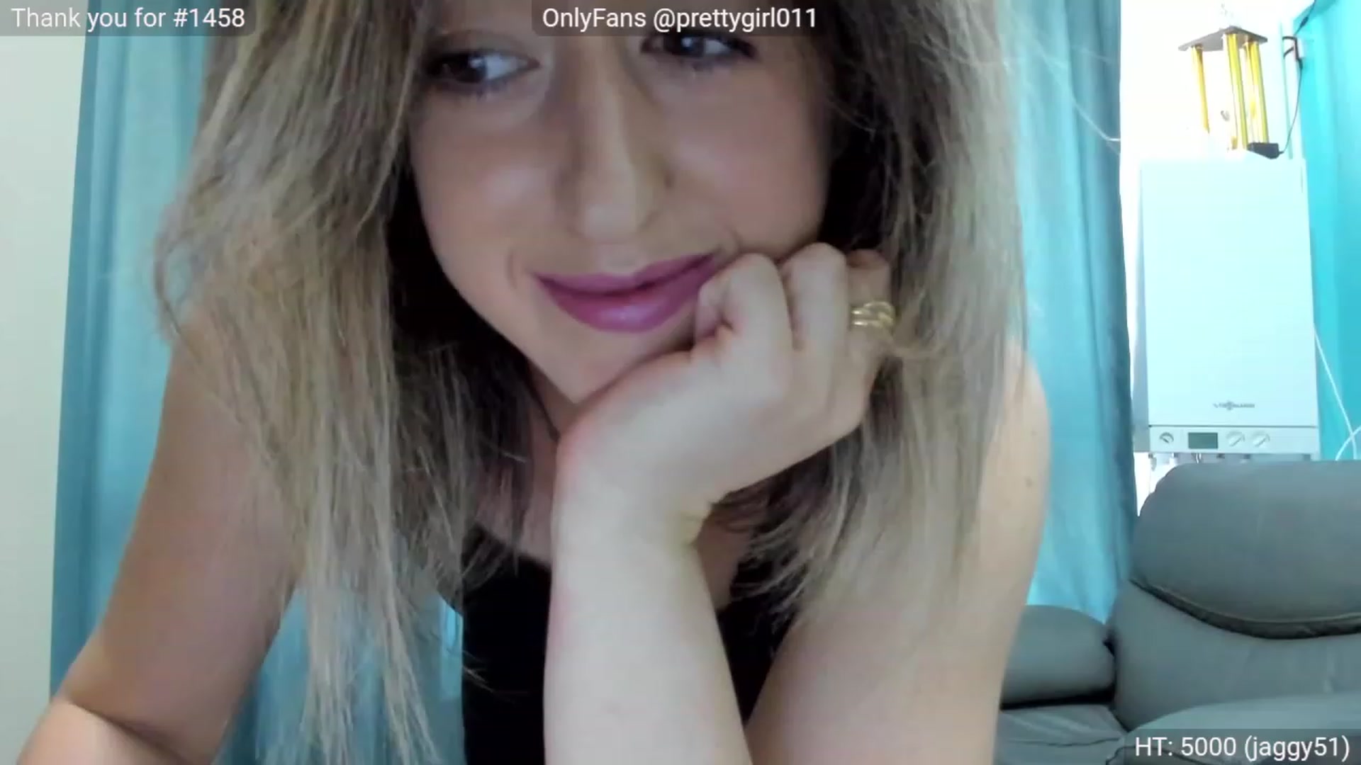 Gallery image thumbnail from SweetDelia_'s myfreecams stream on, 10/16/2023, 12:19 image 4 of 20