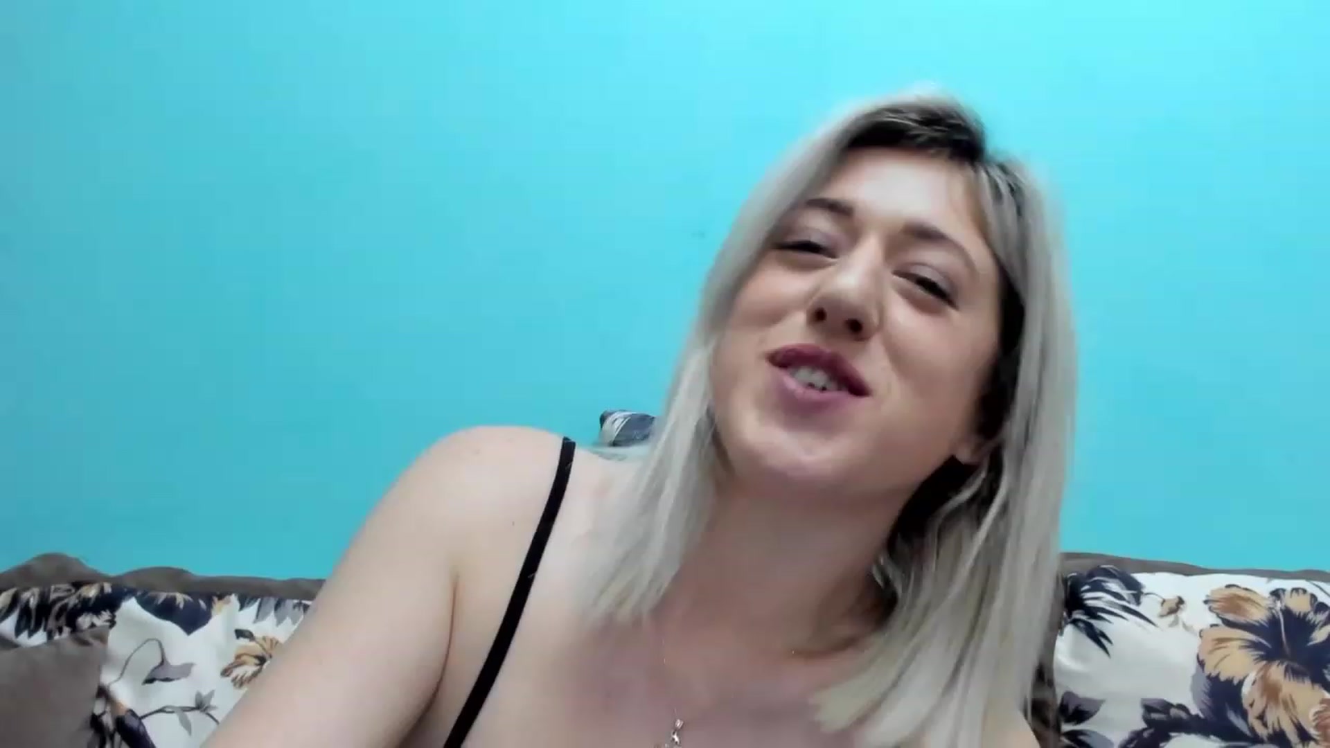 Gallery image thumbnail from SweetDelia_'s myfreecams stream on, 11/24/2023, 13:19 image 14 of 20