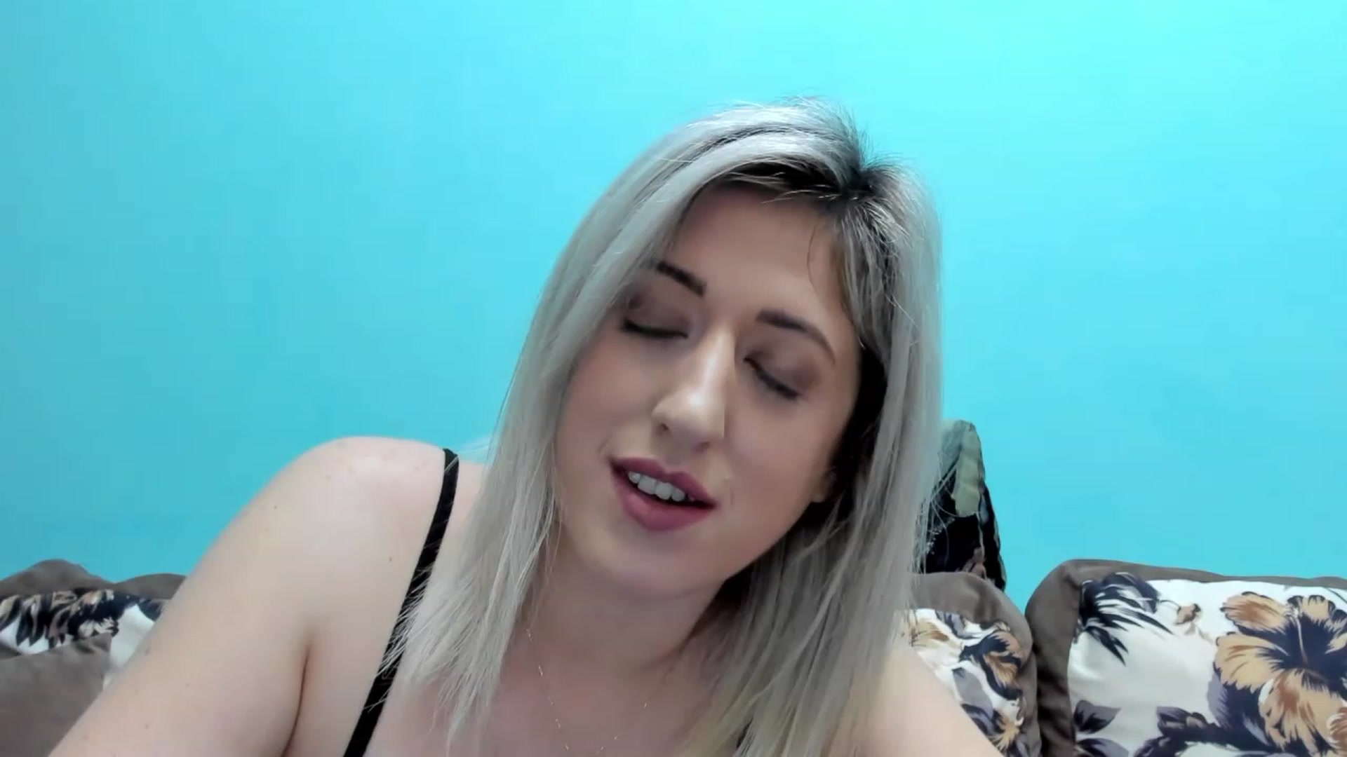 Gallery image thumbnail from SweetDelia_'s myfreecams stream on, 11/24/2023, 13:19 image 15 of 20