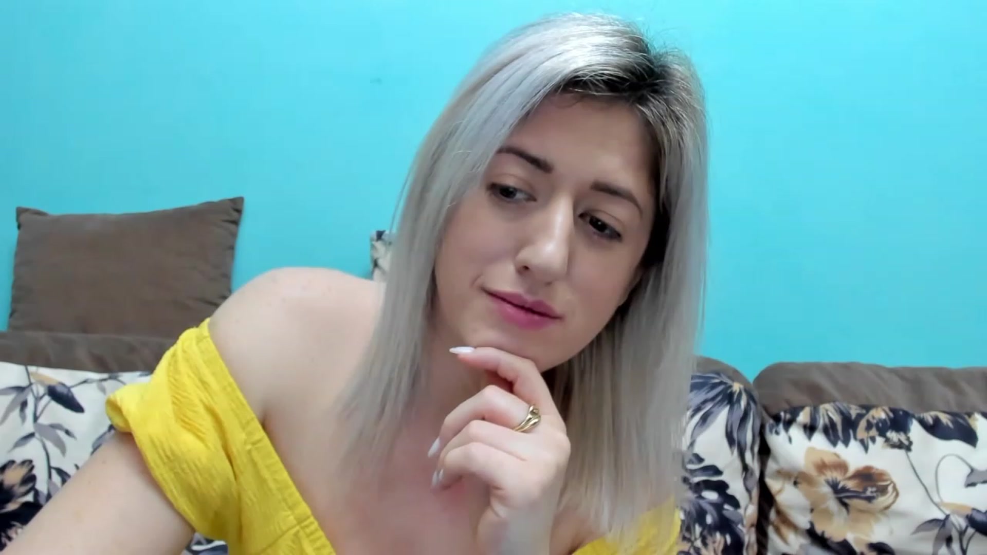 Gallery image thumbnail from SweetDelia_'s myfreecams stream on, 12/13/2023, 12:17 image 10 of 20