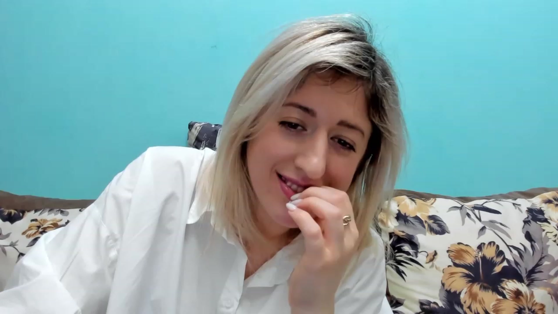 Gallery image thumbnail from SweetDelia_'s myfreecams stream on, 01/08/2024, 13:04 image 11 of 20