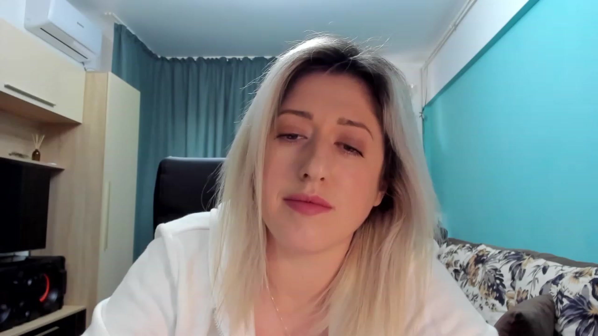 Gallery image thumbnail from SweetDelia_'s myfreecams stream on, 01/12/2024, 11:40 image 11 of 20