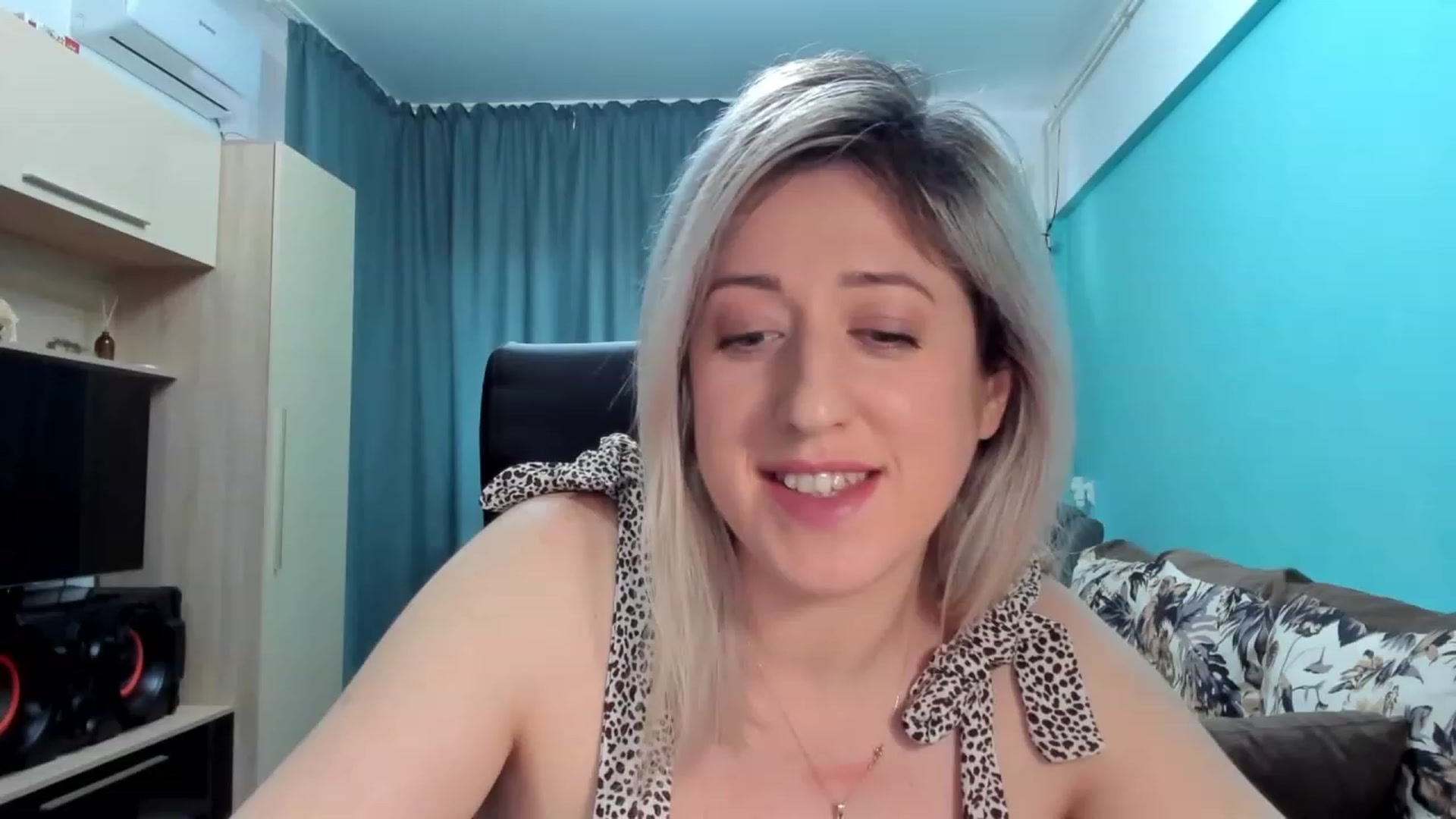 Gallery image thumbnail from SweetDelia_'s myfreecams stream on, 01/15/2024, 12:18 image 20 of 20