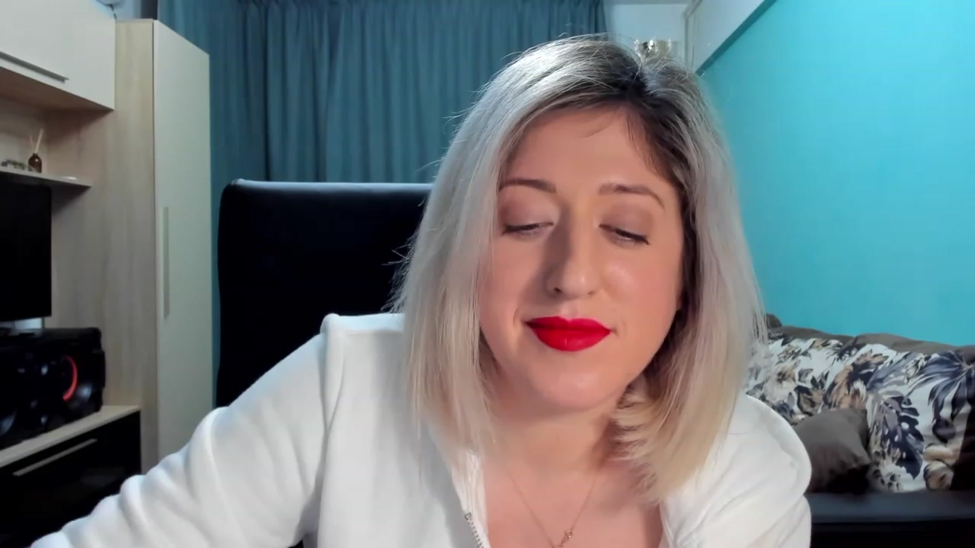 Gallery image thumbnail from SweetDelia_'s myfreecams stream on, 01/23/2024, 02:45 image 16 of 20