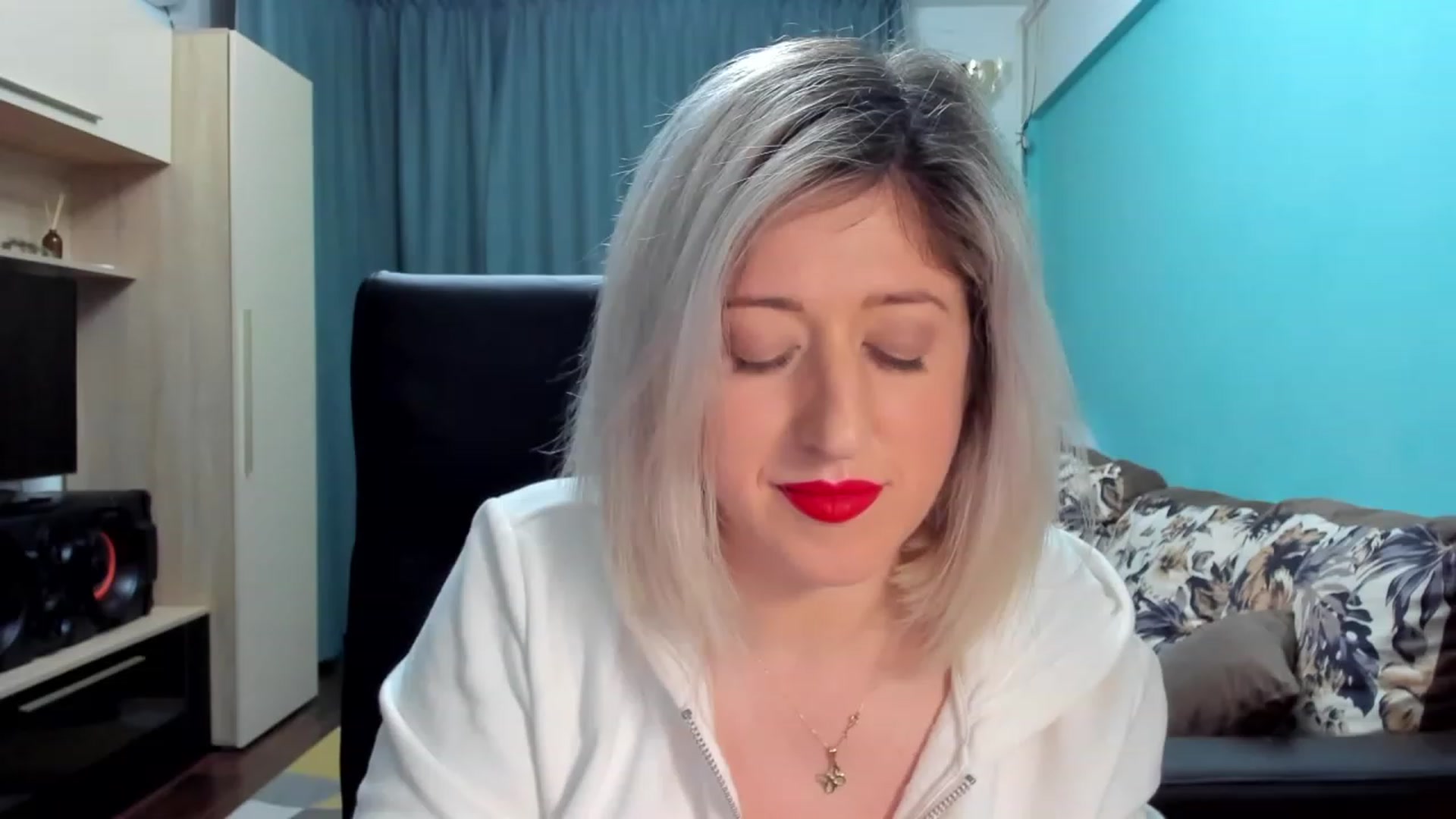 Gallery image thumbnail from SweetDelia_'s myfreecams stream on, 01/23/2024, 02:45 image 12 of 20