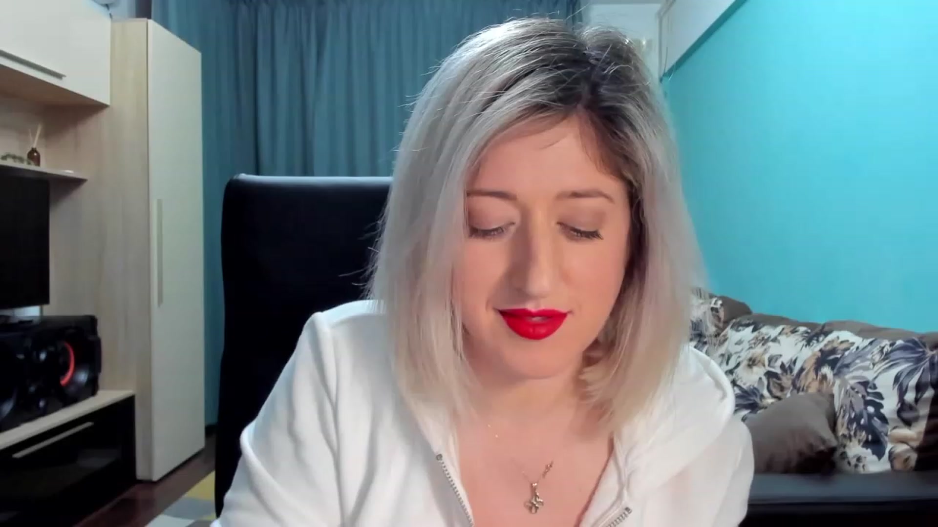 Gallery image thumbnail from SweetDelia_'s myfreecams stream on, 01/23/2024, 02:45 image 10 of 20