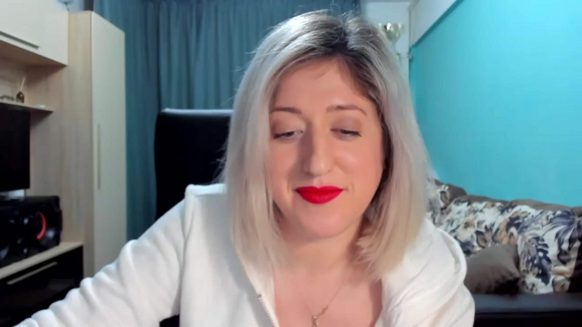 Gallery image thumbnail from SweetDelia_'s myfreecams stream on, 01/23/2024, 02:45 image 6 of 20