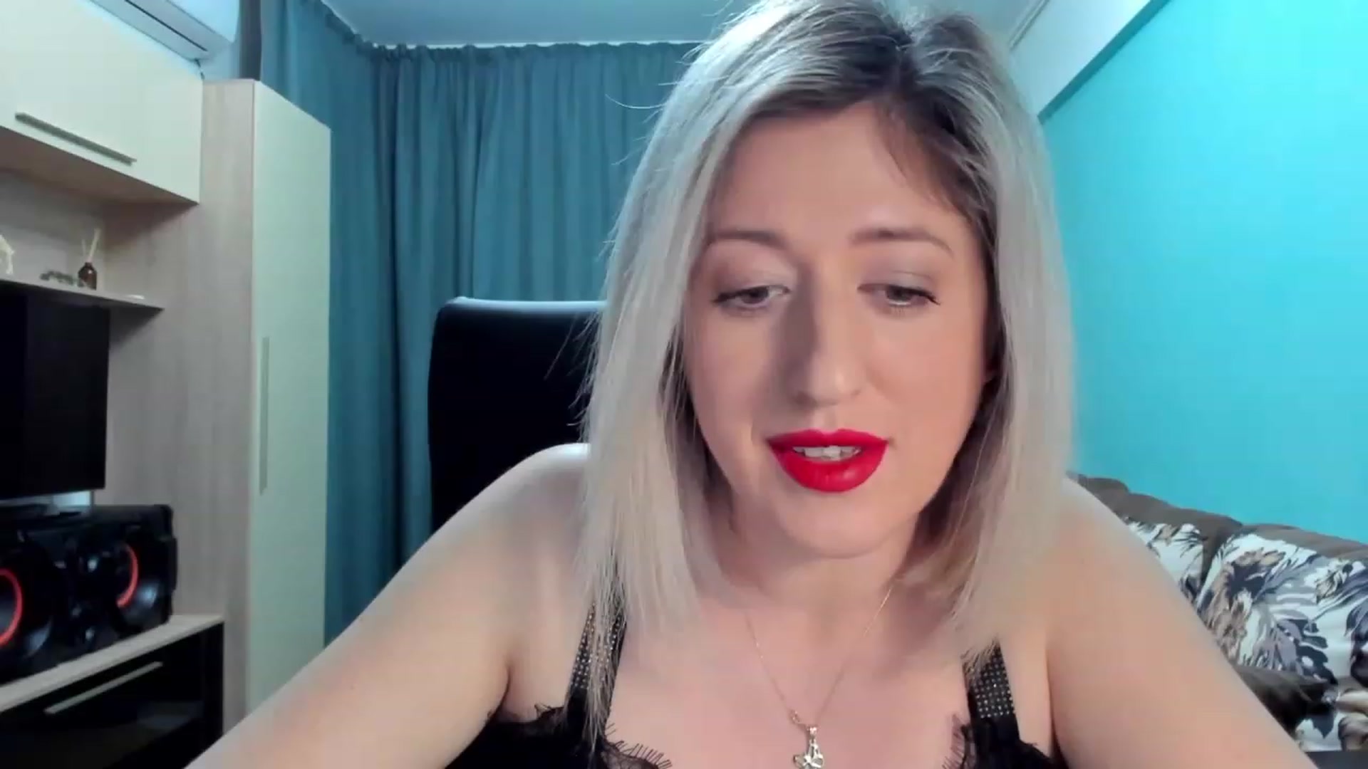 Gallery image thumbnail from SweetDelia_'s myfreecams stream on, 01/24/2024, 01:09 image 1 of 20