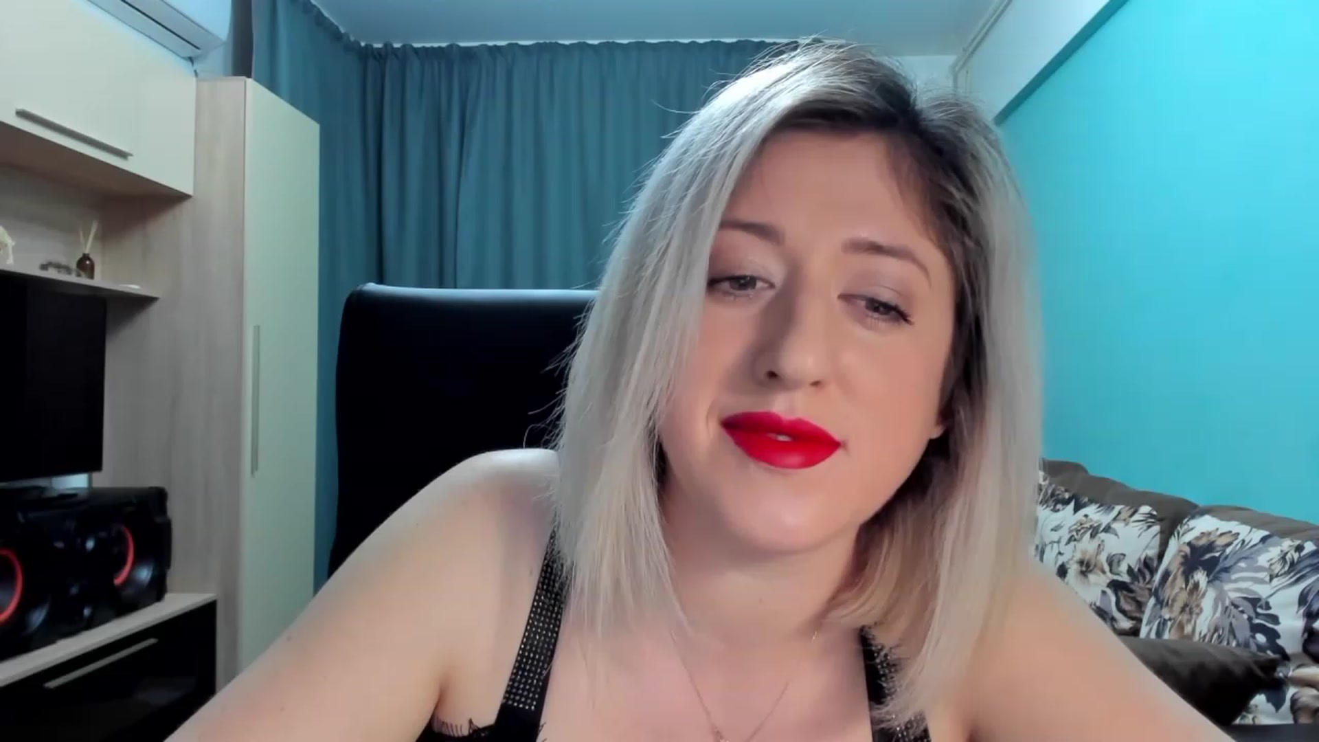 Gallery image thumbnail from SweetDelia_'s myfreecams stream on, 01/24/2024, 01:09 image 3 of 20
