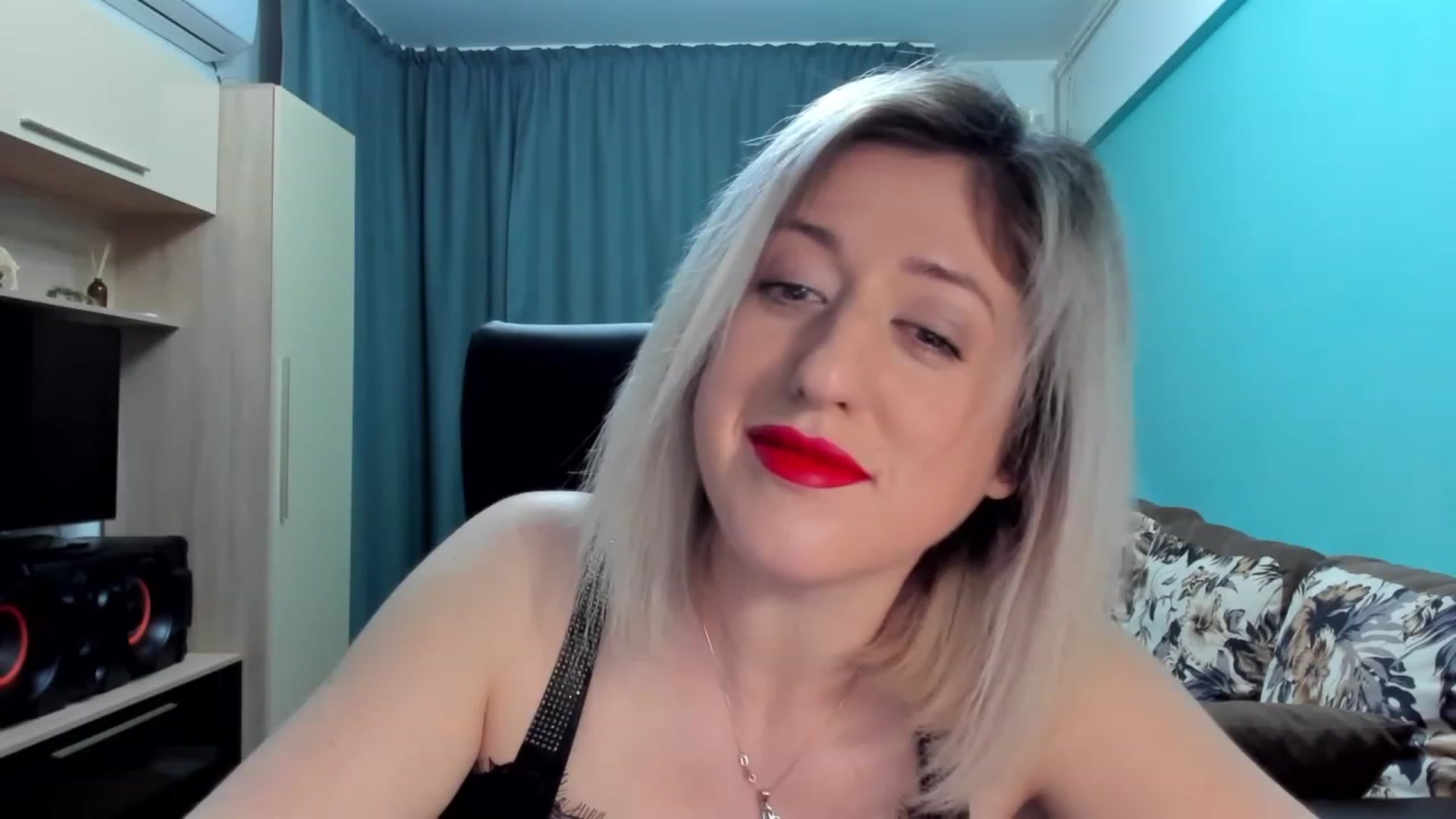 Gallery image thumbnail from SweetDelia_'s myfreecams stream on, 01/24/2024, 01:09 image 10 of 20