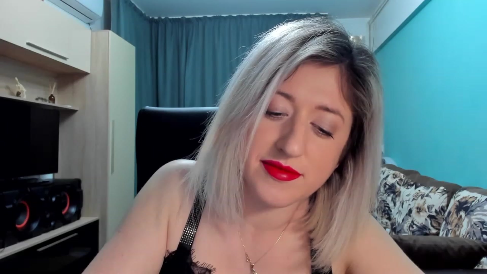 Gallery image thumbnail from SweetDelia_'s myfreecams stream on, 01/24/2024, 01:09 image 18 of 20
