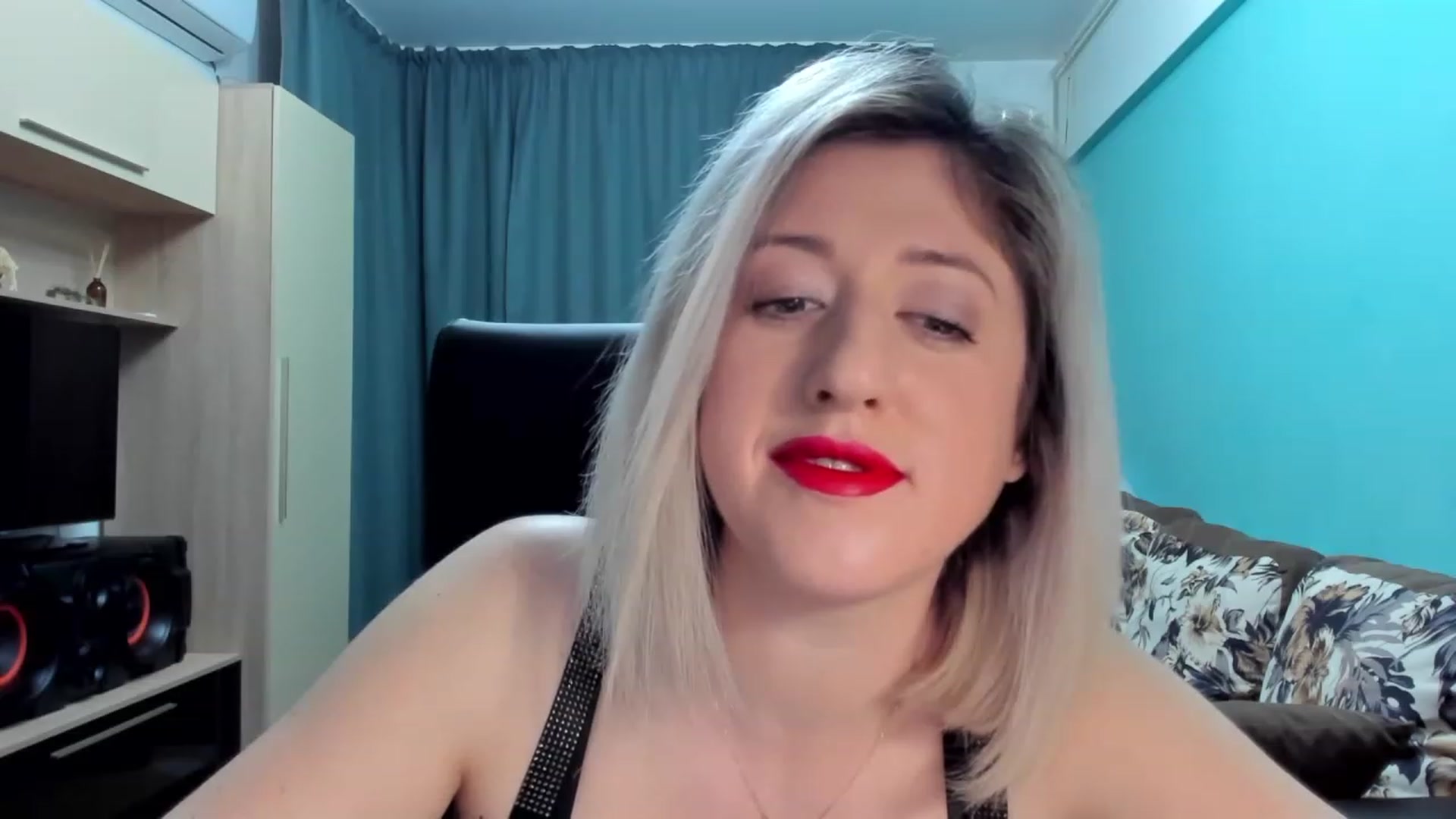 Gallery image thumbnail from SweetDelia_'s myfreecams stream on, 01/24/2024, 01:09 image 6 of 20