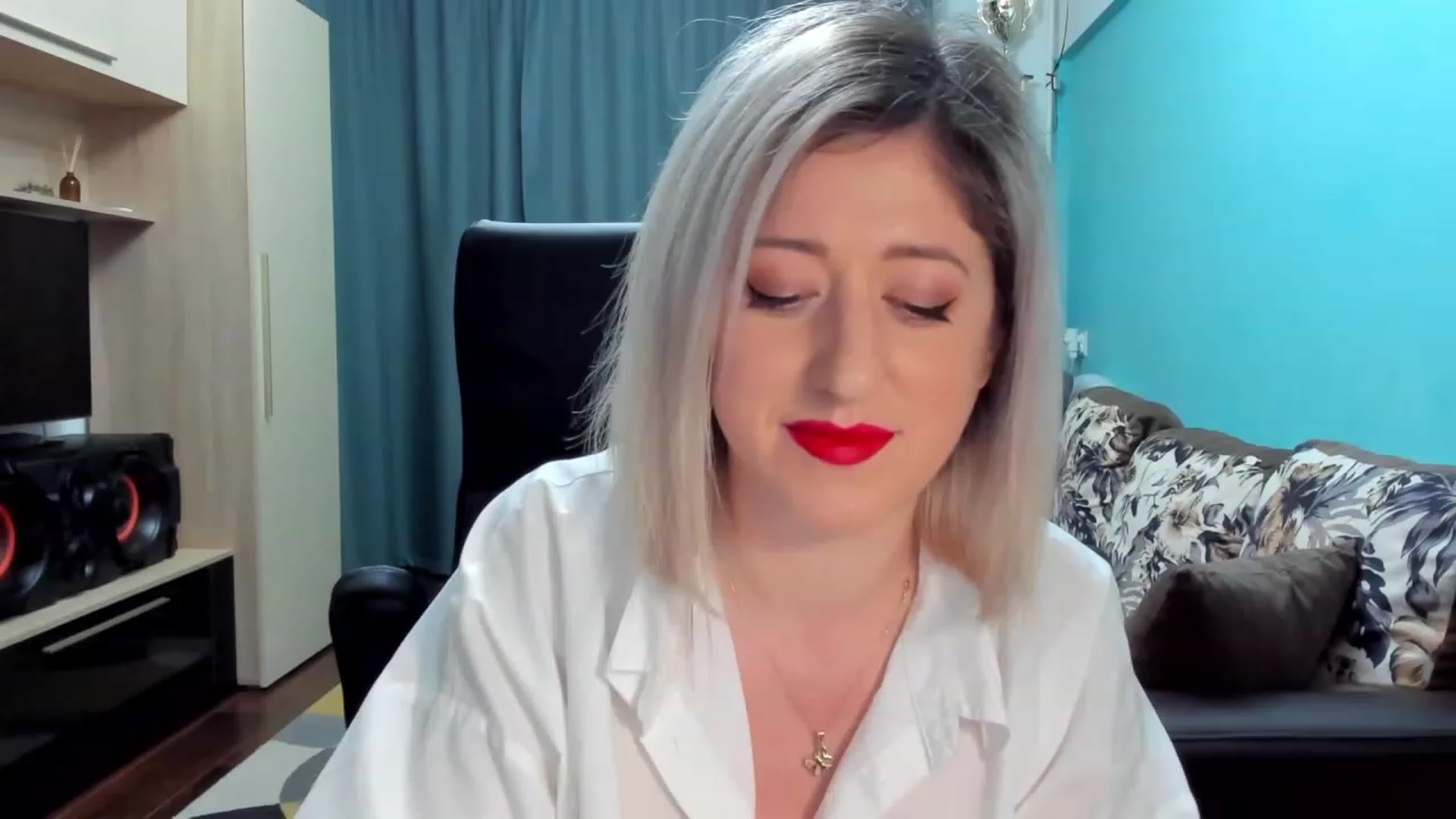 Gallery image thumbnail from SweetDelia_'s myfreecams stream on, 01/25/2024, 02:48 image 18 of 20