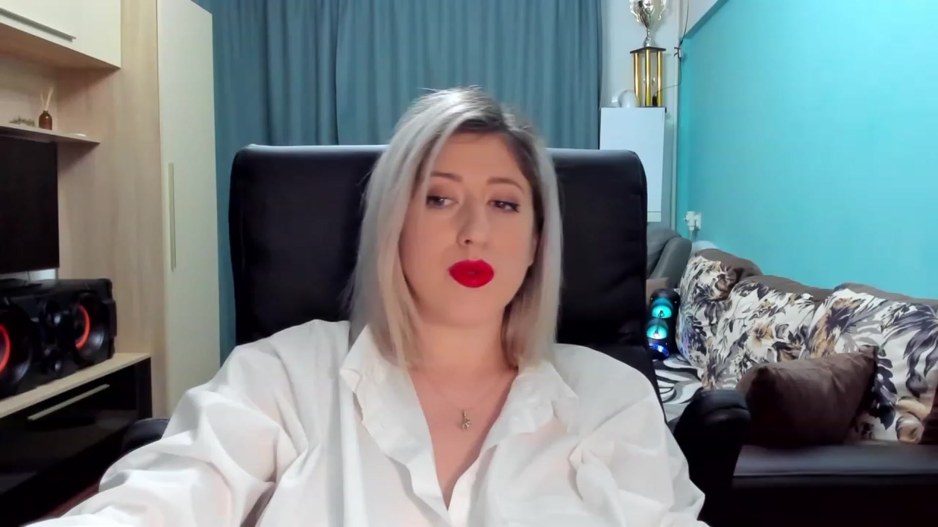Gallery image thumbnail from SweetDelia_'s myfreecams stream on, 01/25/2024, 02:48 image 6 of 20