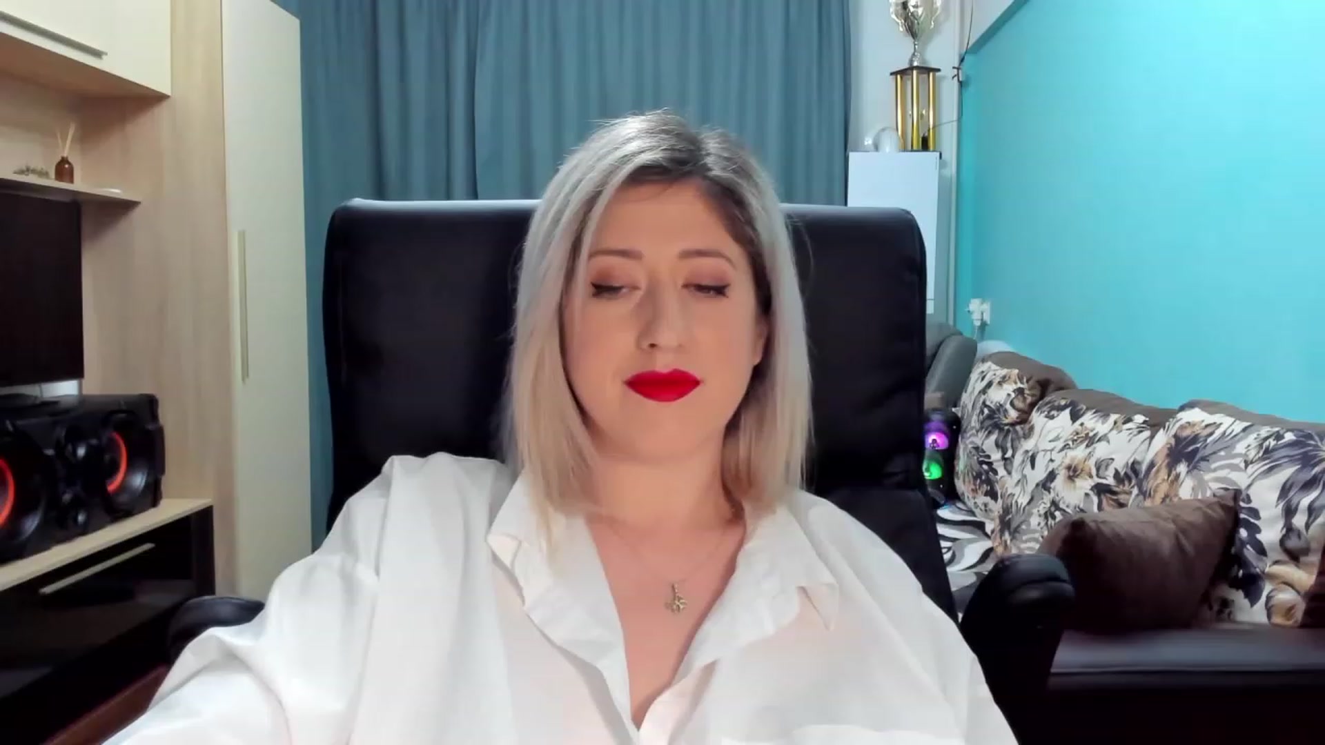 Gallery image thumbnail from SweetDelia_'s myfreecams stream on, 01/25/2024, 02:48 image 5 of 20