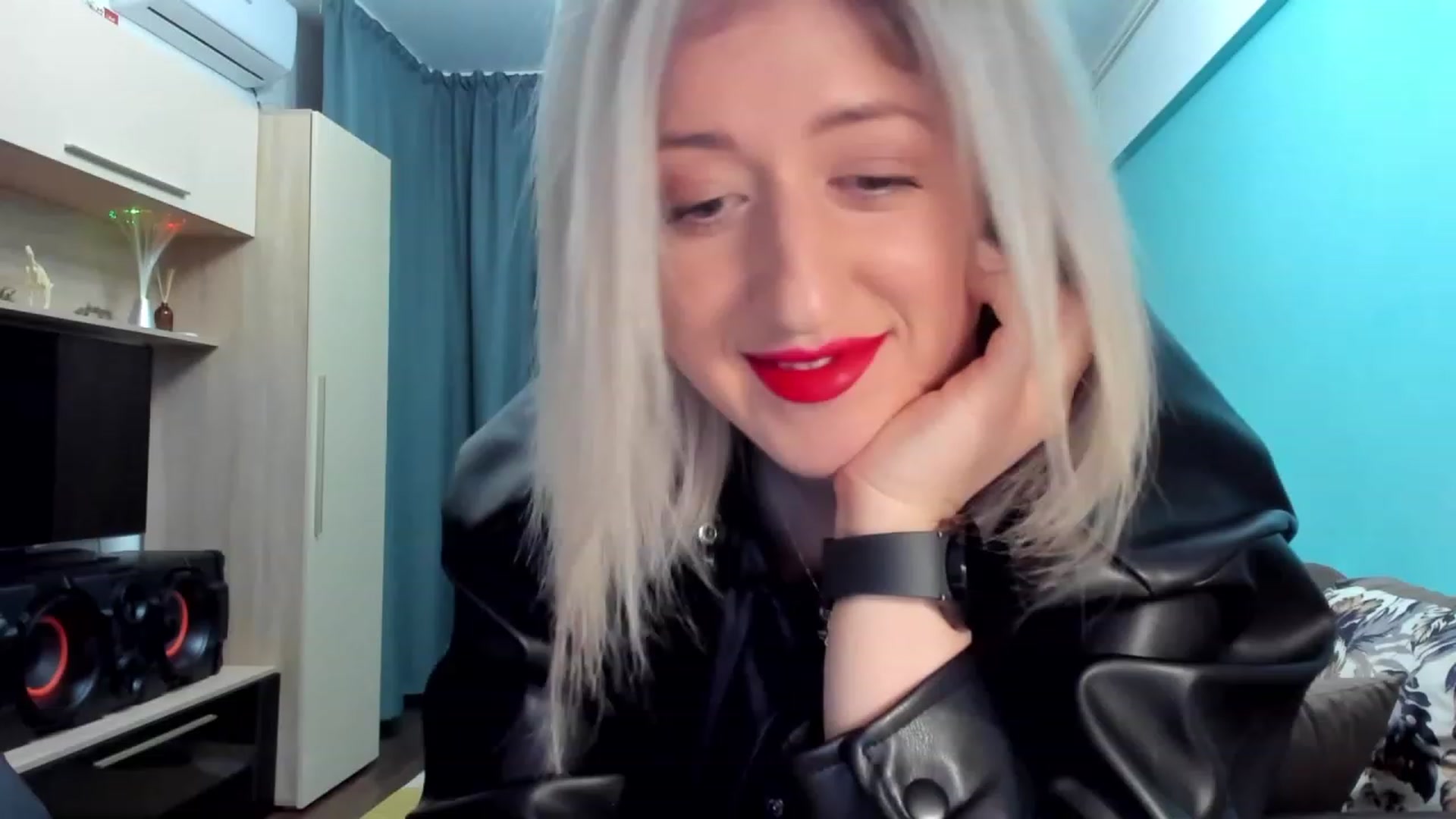 Gallery image thumbnail from SweetDelia_'s myfreecams stream on, 01/28/2024, 02:09 image 9 of 20