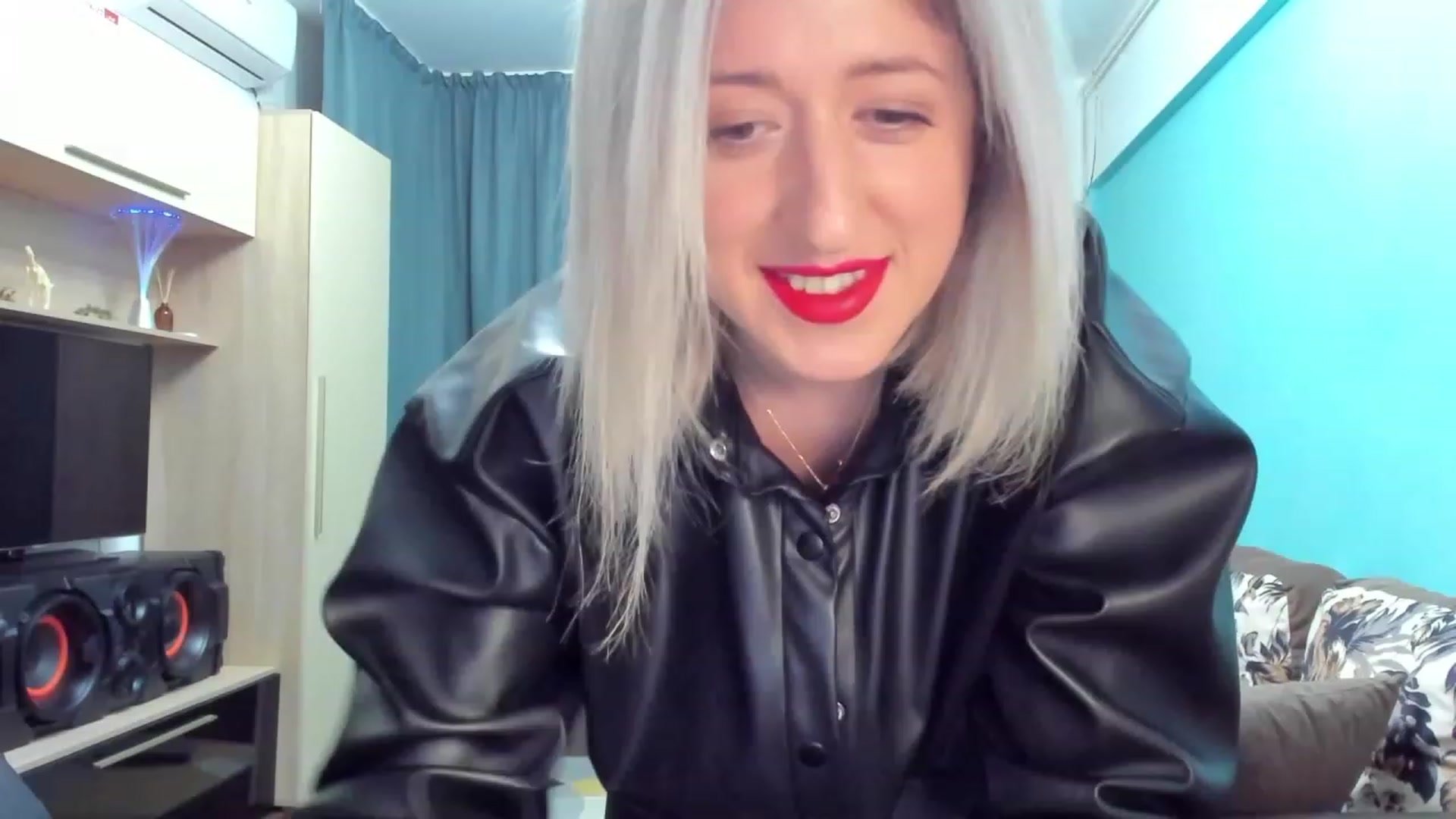 Gallery image thumbnail from SweetDelia_'s myfreecams stream on, 01/28/2024, 02:09 image 1 of 20
