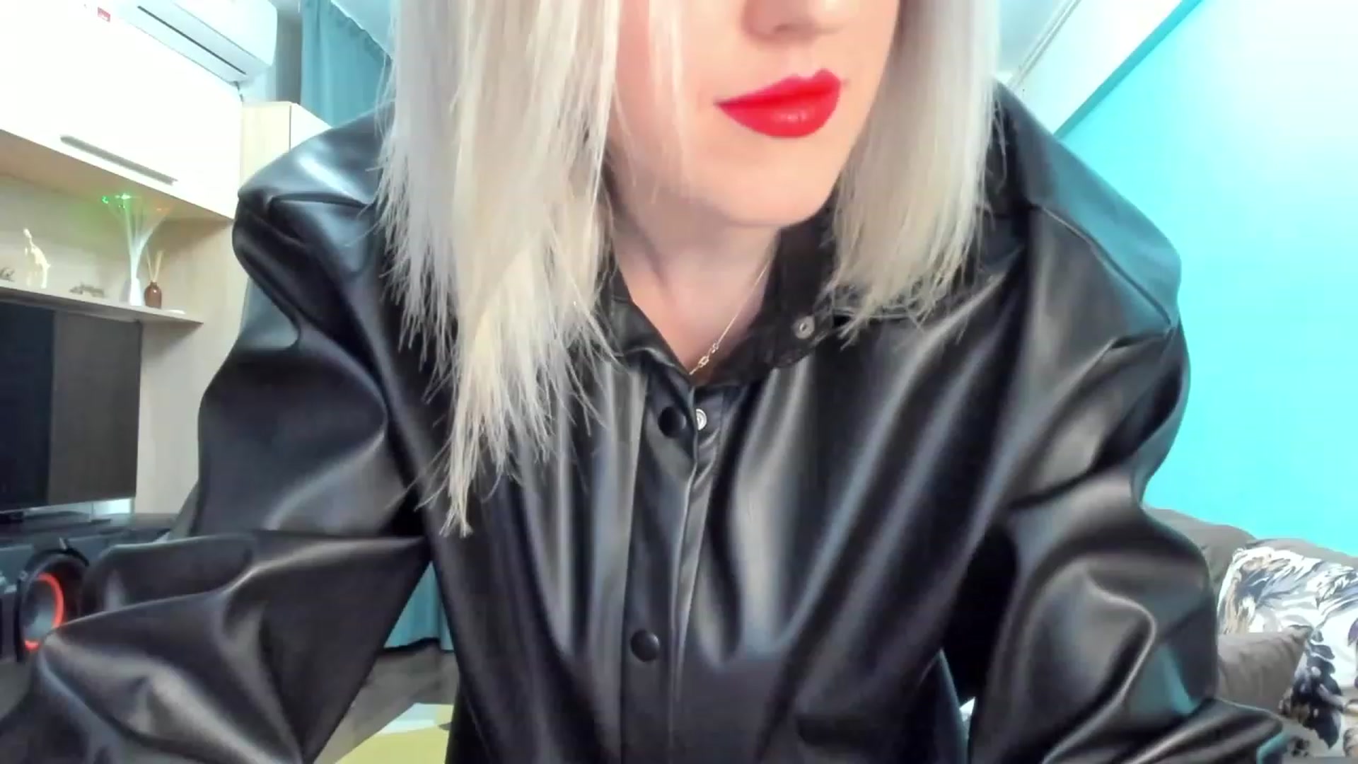 Gallery image thumbnail from SweetDelia_'s myfreecams stream on, 01/28/2024, 02:09 image 8 of 20