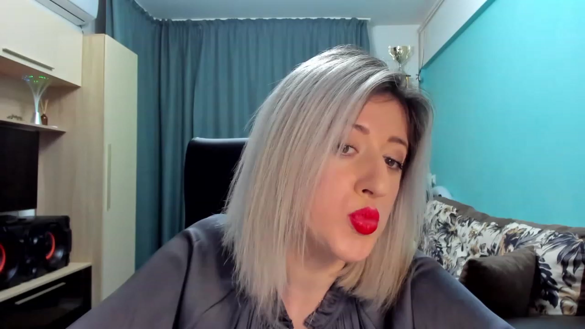 Gallery image thumbnail from SweetDelia_'s myfreecams stream on, 01/29/2024, 24:54 image 16 of 20