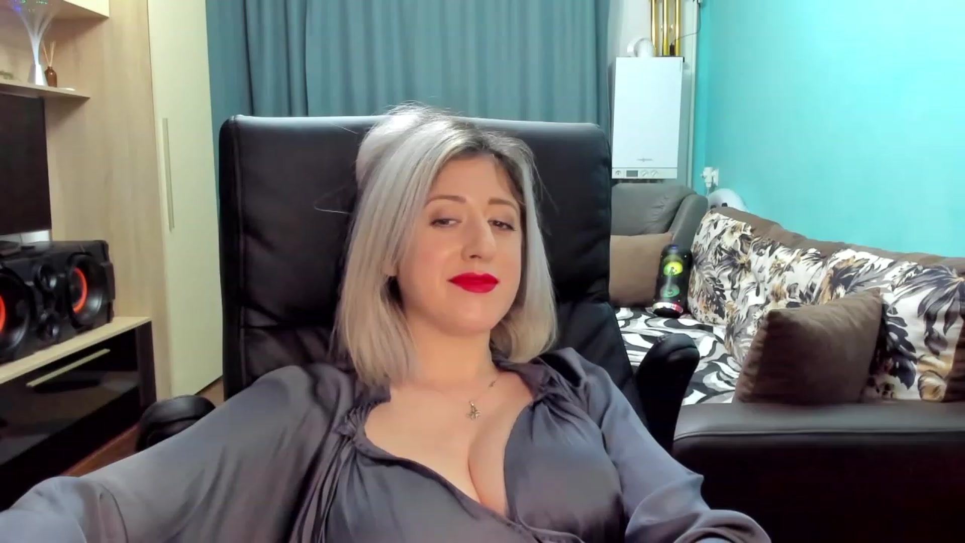 Gallery image thumbnail from SweetDelia_'s myfreecams stream on, 01/29/2024, 02:39 image 18 of 20